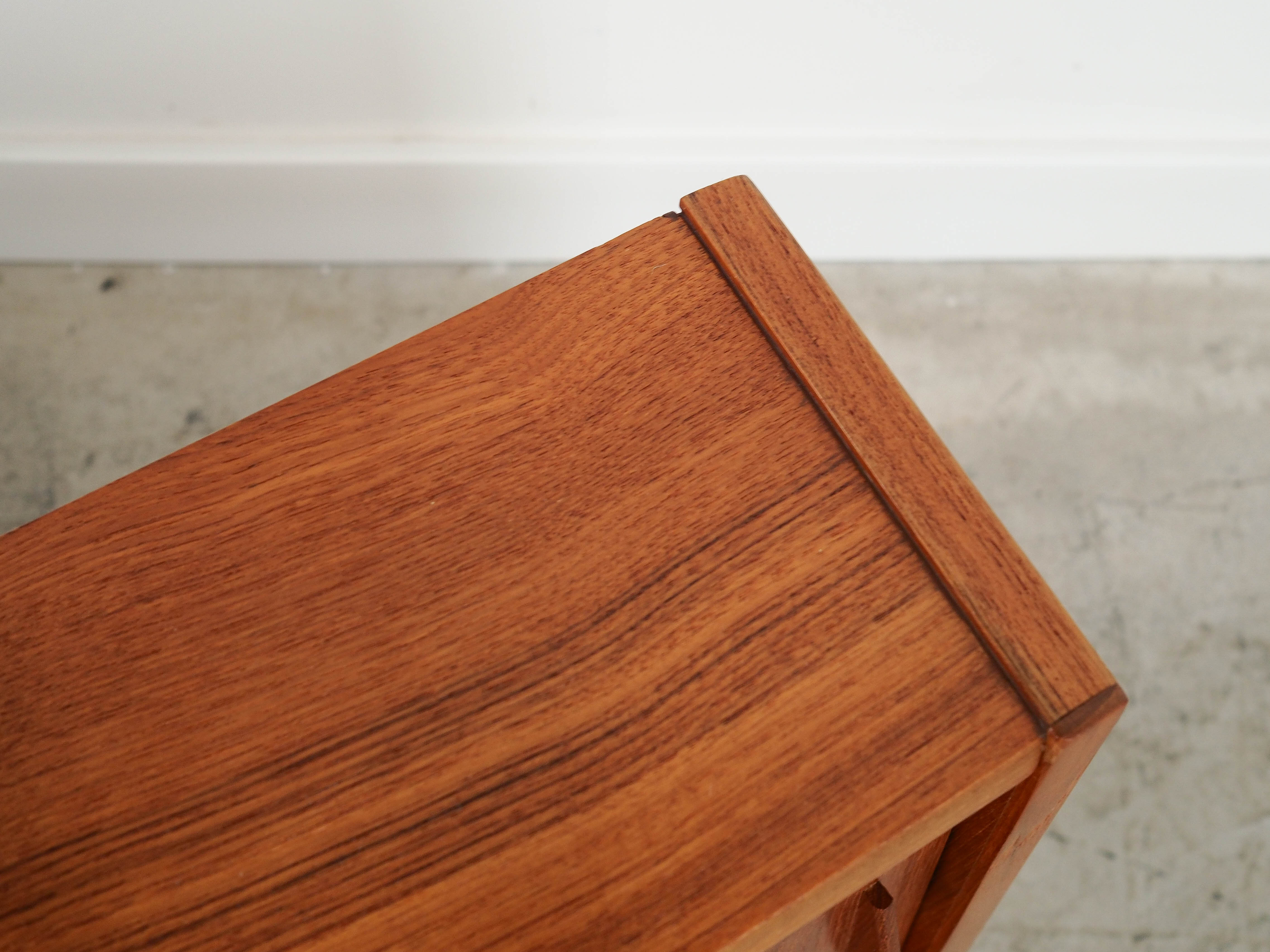 Vintage Teak-Schrank Braun 1970 Jahre