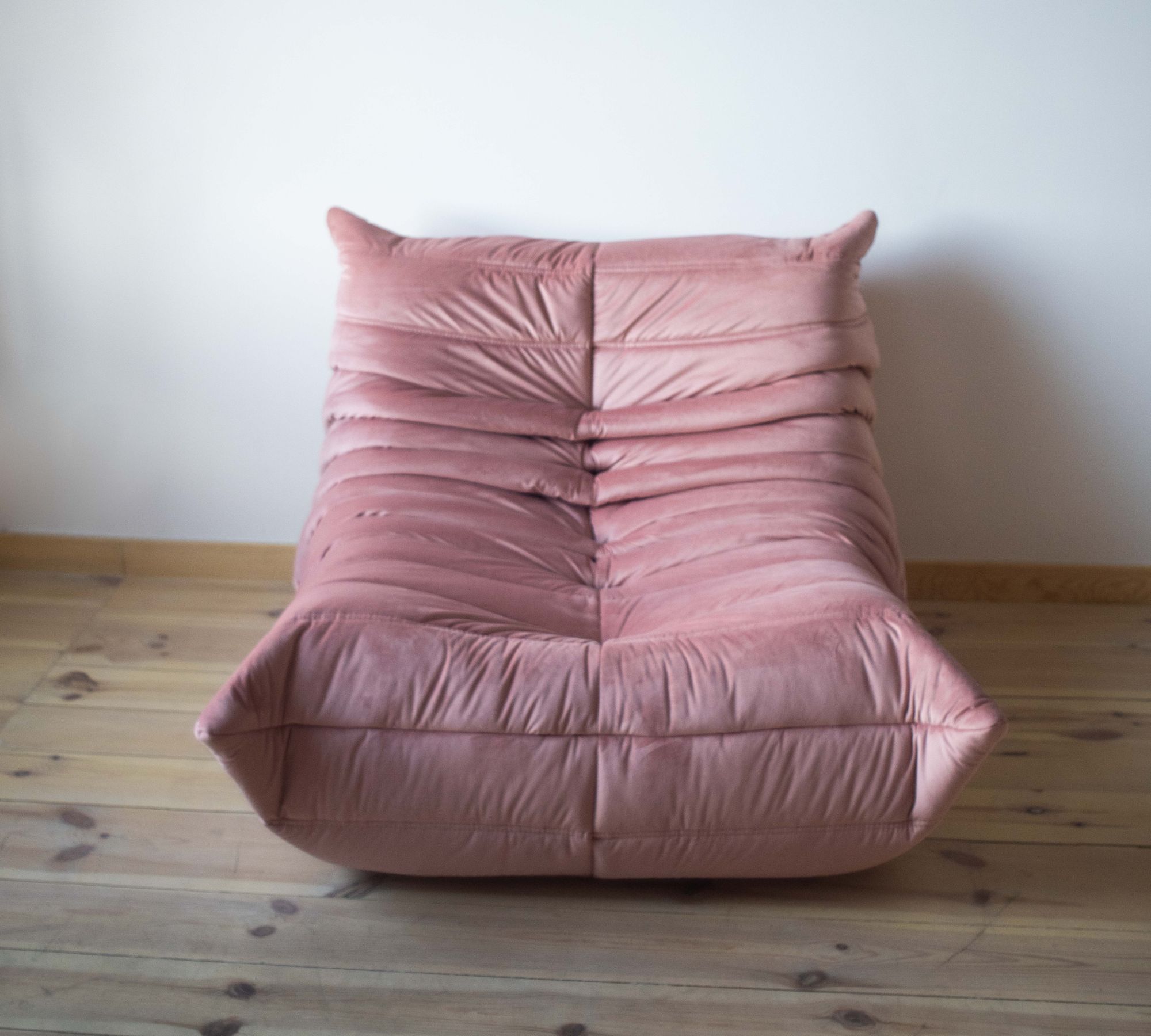 Togo armchair velvet pearl pink