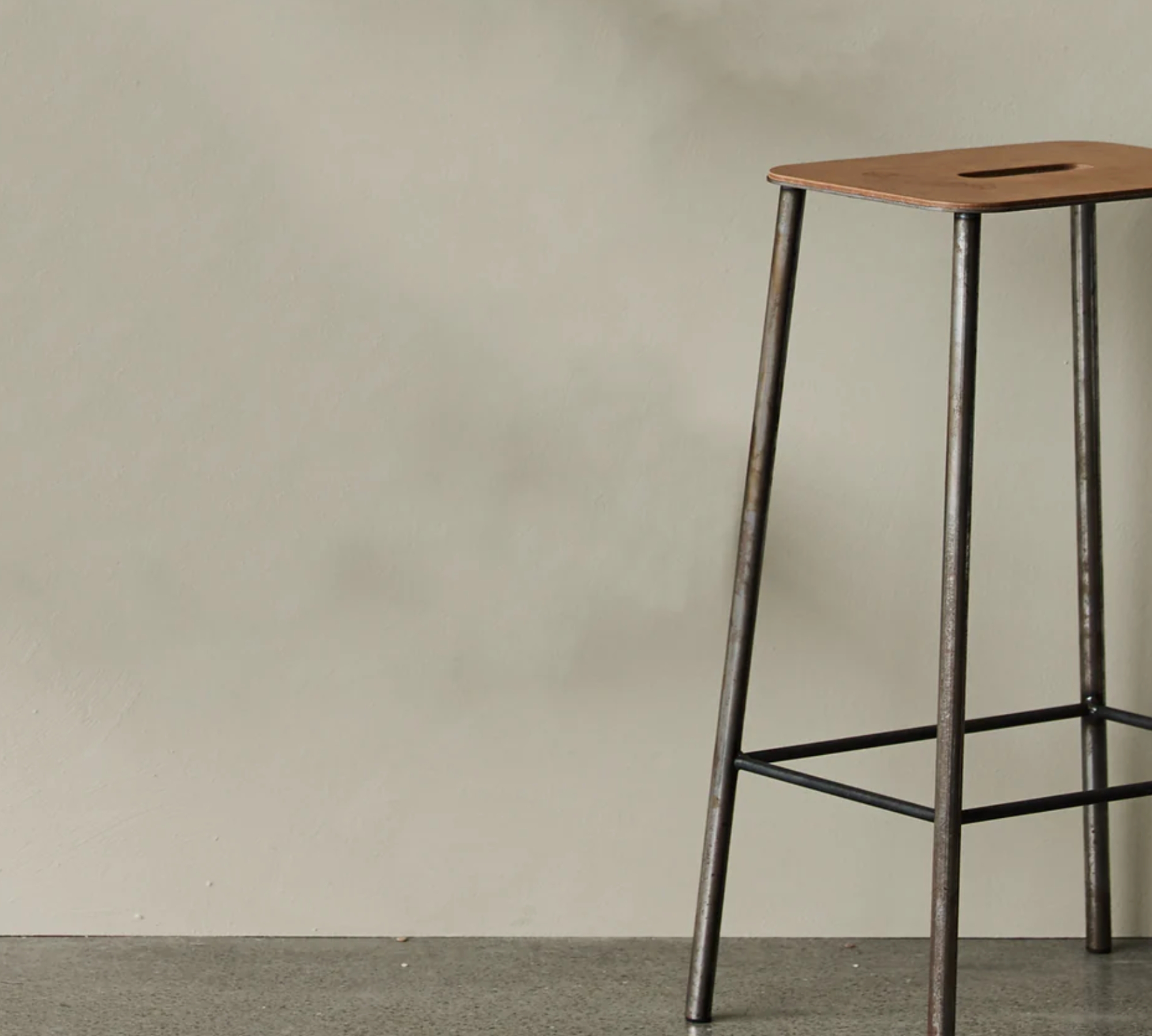 Adam Hocker Leder Stahl