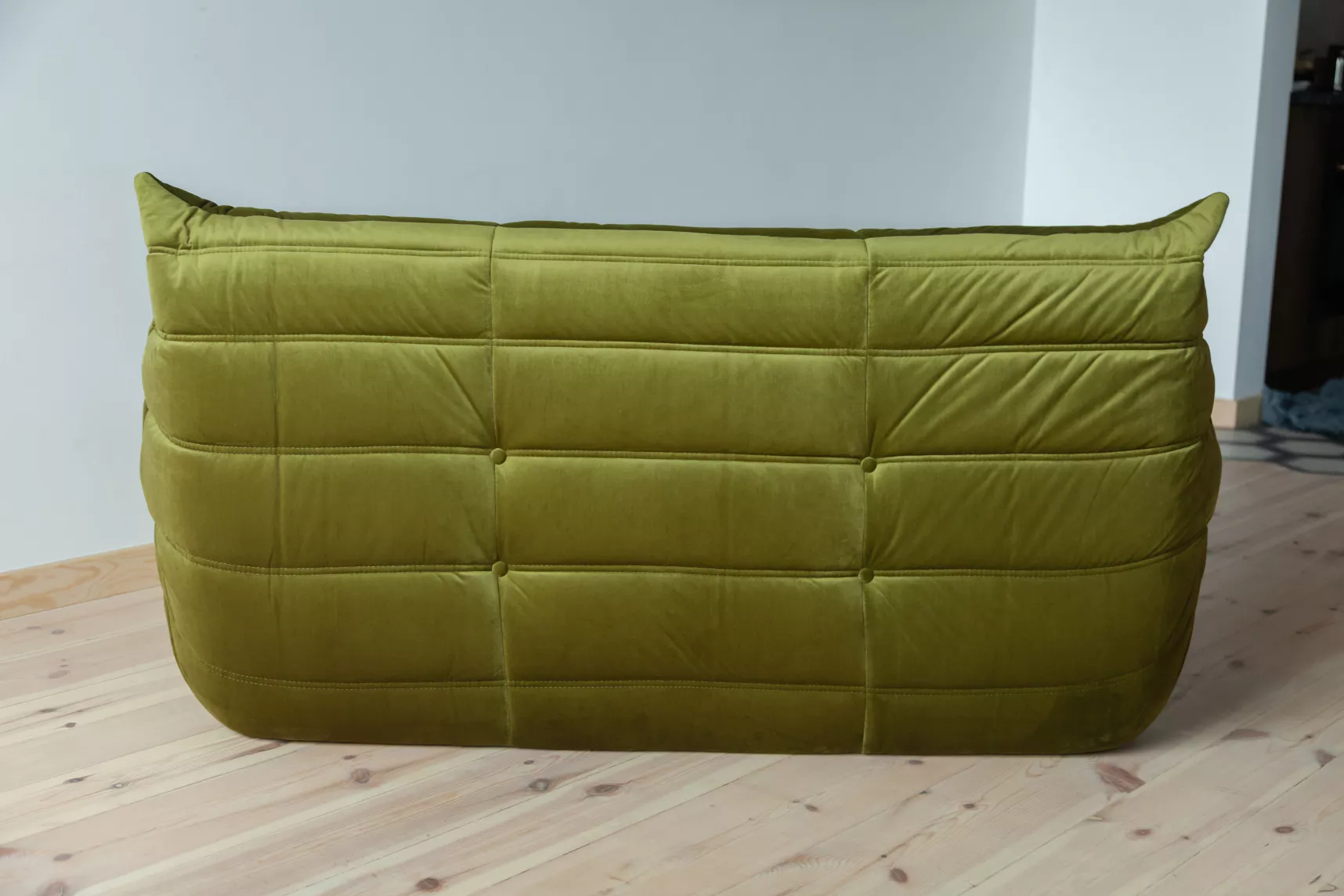 Togo Sofa 2-Sitzer Samt Olivgrün