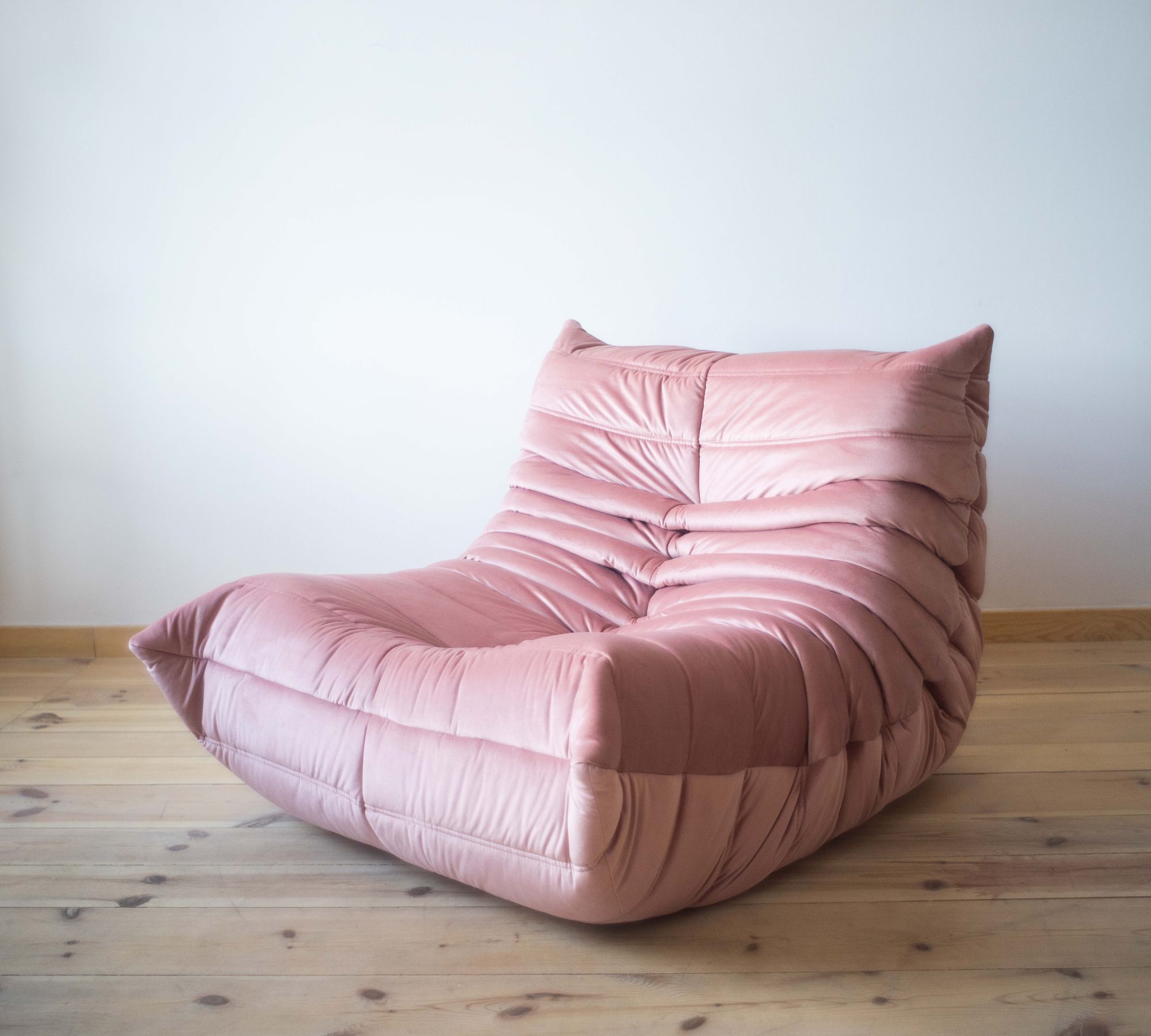 Togo armchair velvet pearl pink