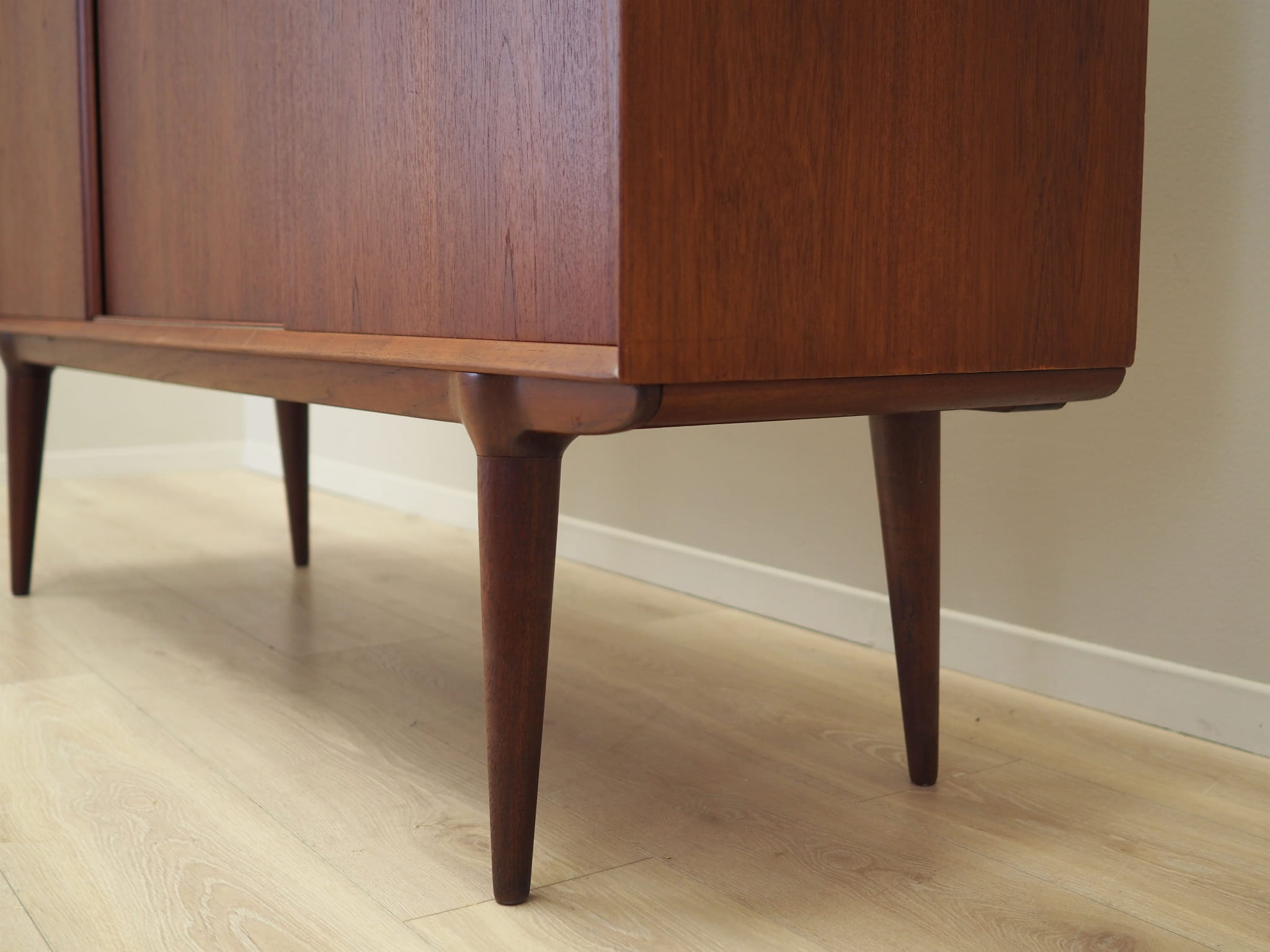 Vintage Highboard Teakholz Braun 1970er Jahre