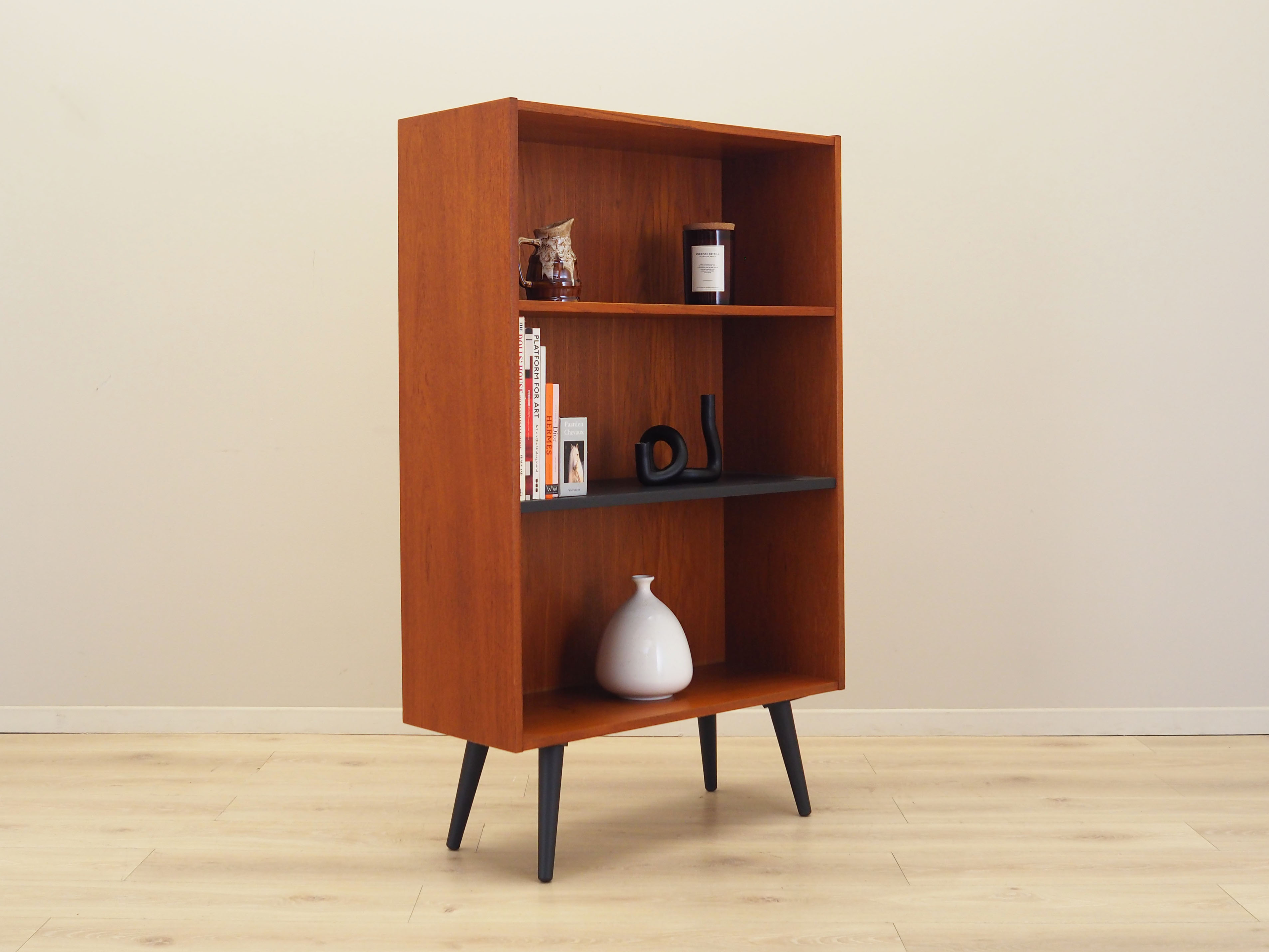 Regal Teakholz 1970er Jahre