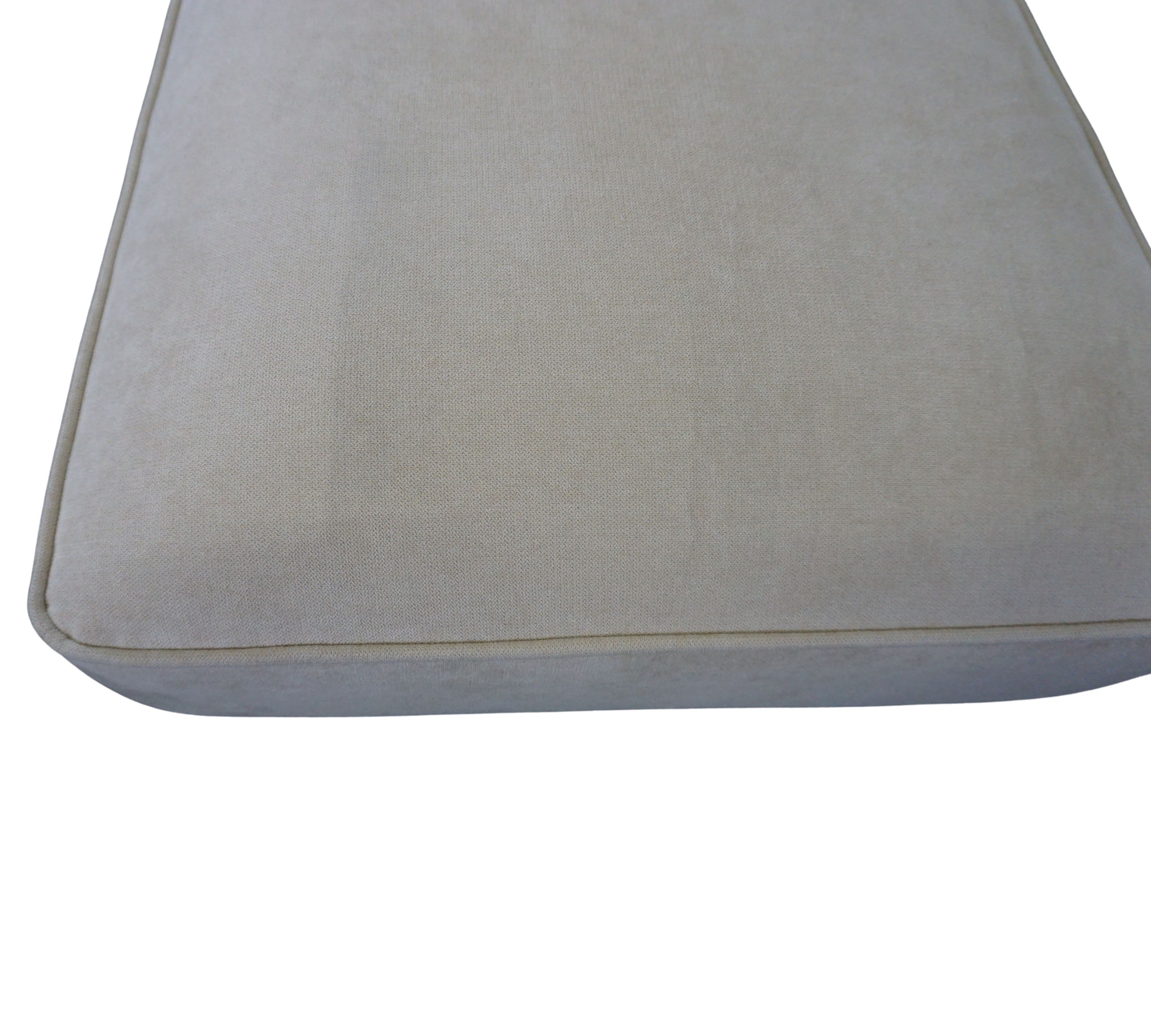 Leonora Hocker Form Cream
