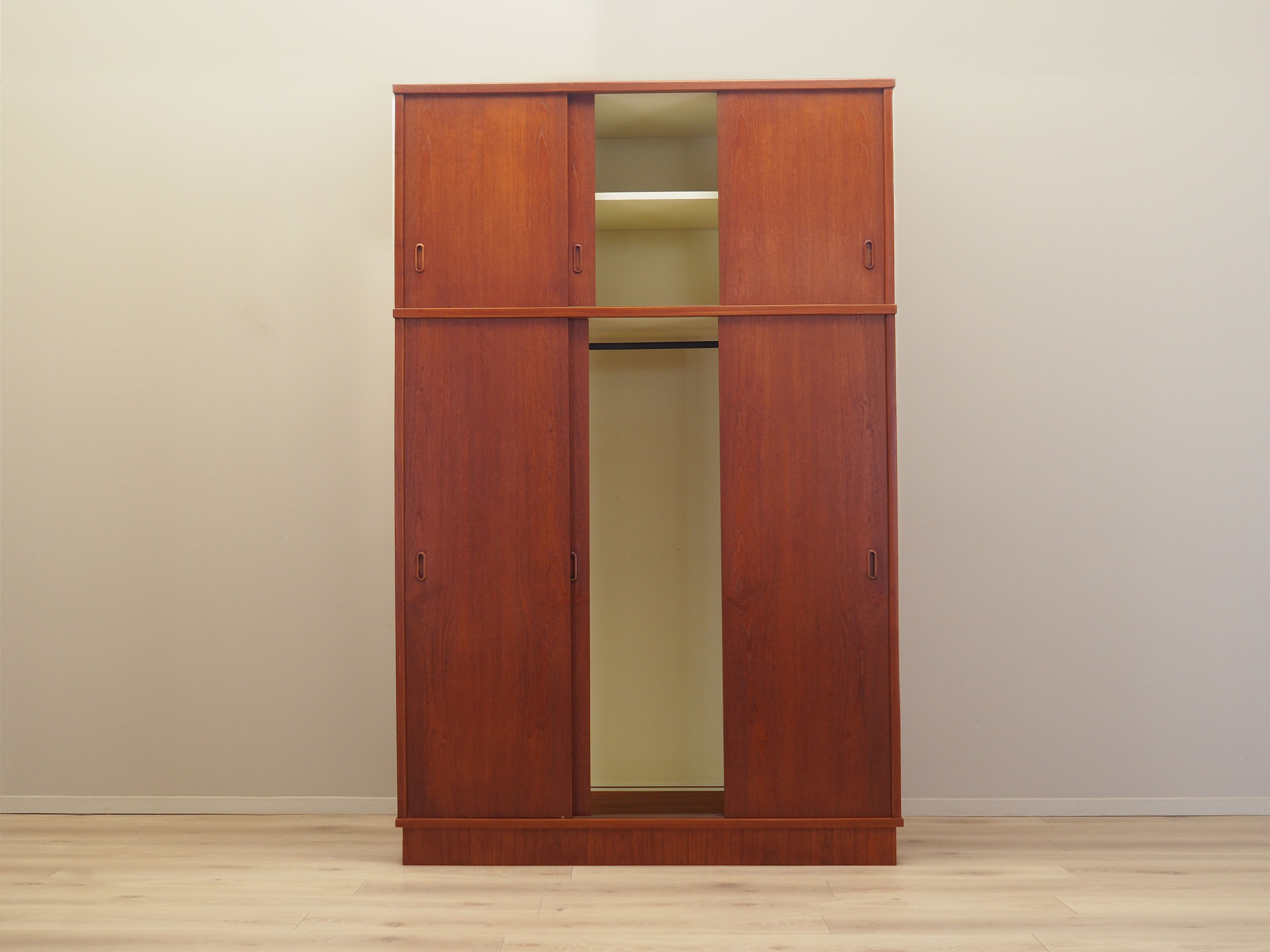 Kleiderschrank Teakholz 1970er Jahre