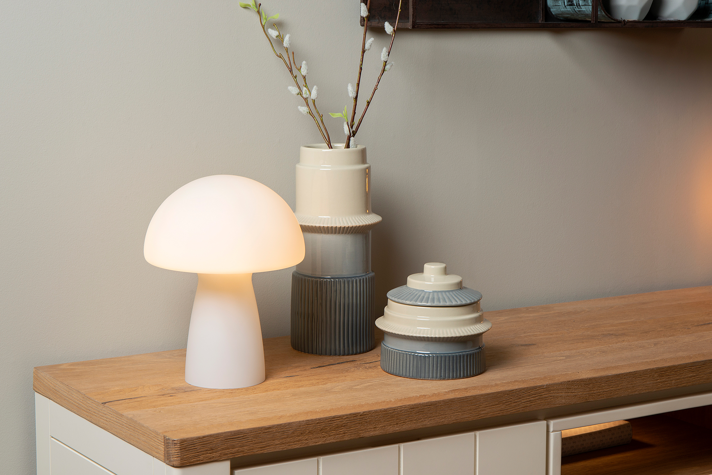 Fungo Tischleuchte Opalglas Weiß