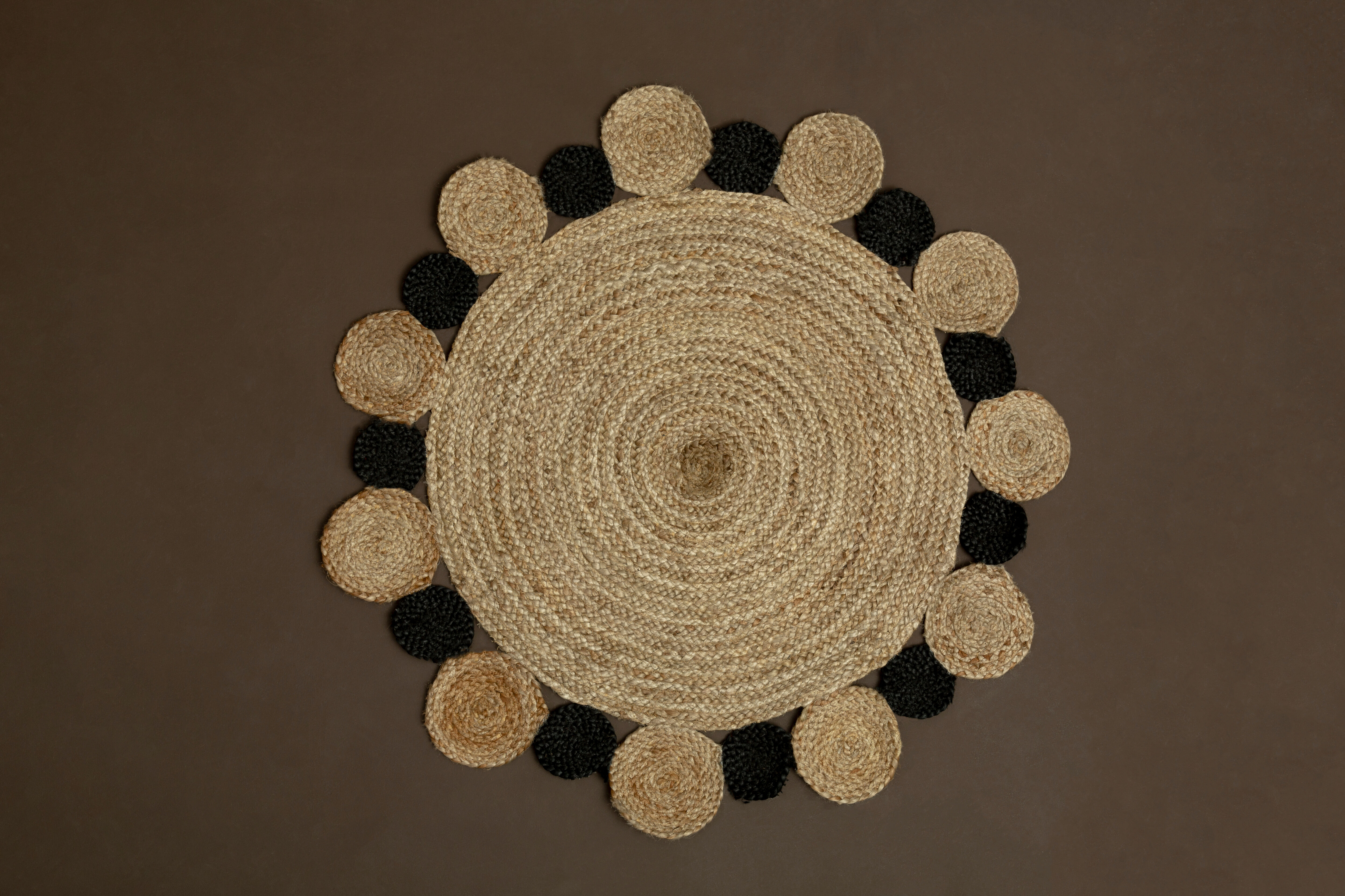 Bosie Demir Kleiner Runder Natur- und Schwarz Jute Teppich