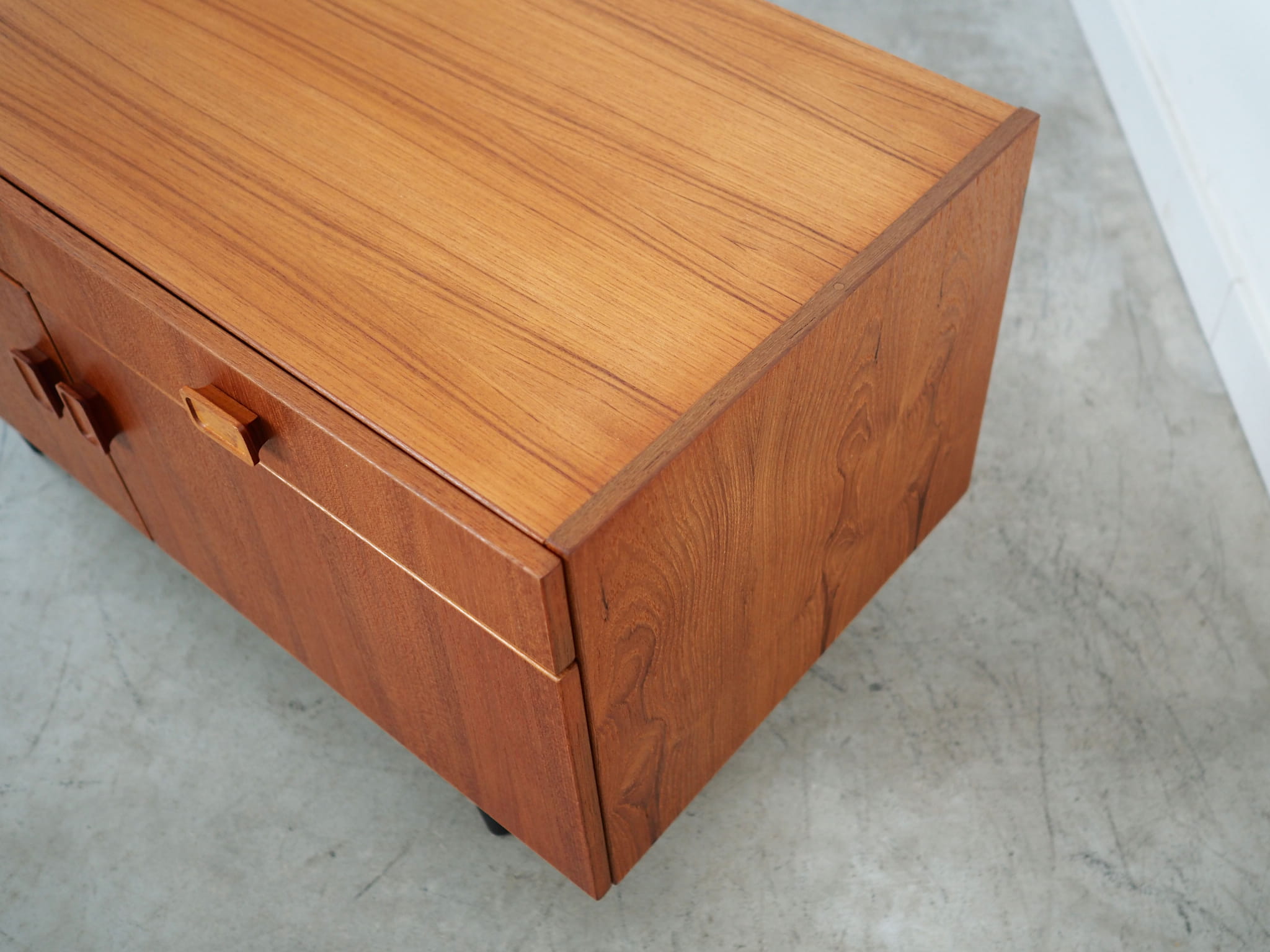 Vintage Schrank Teakholz Braun 1970er Jahre