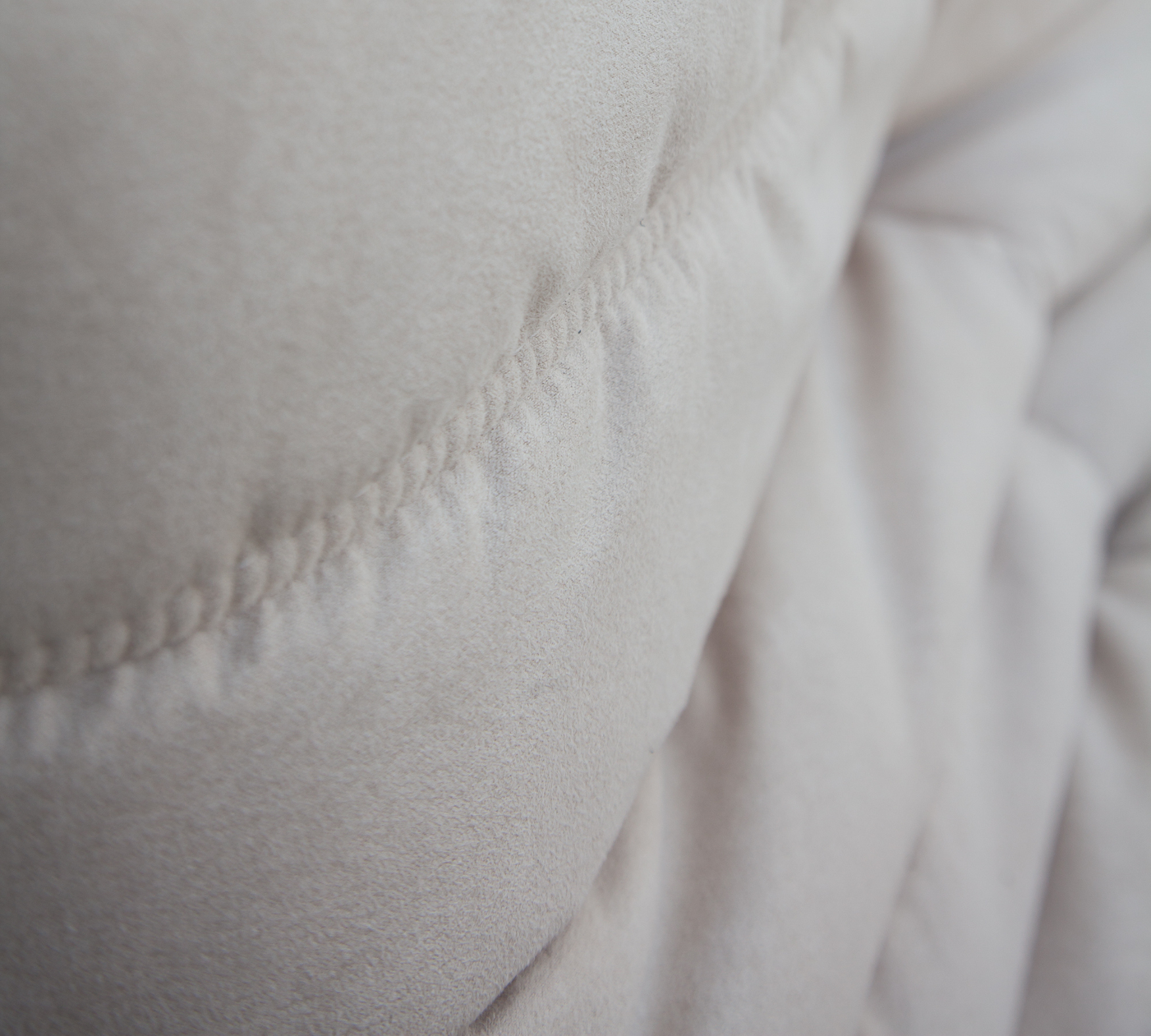 Togo Sofa 2-seater Textile Off-White