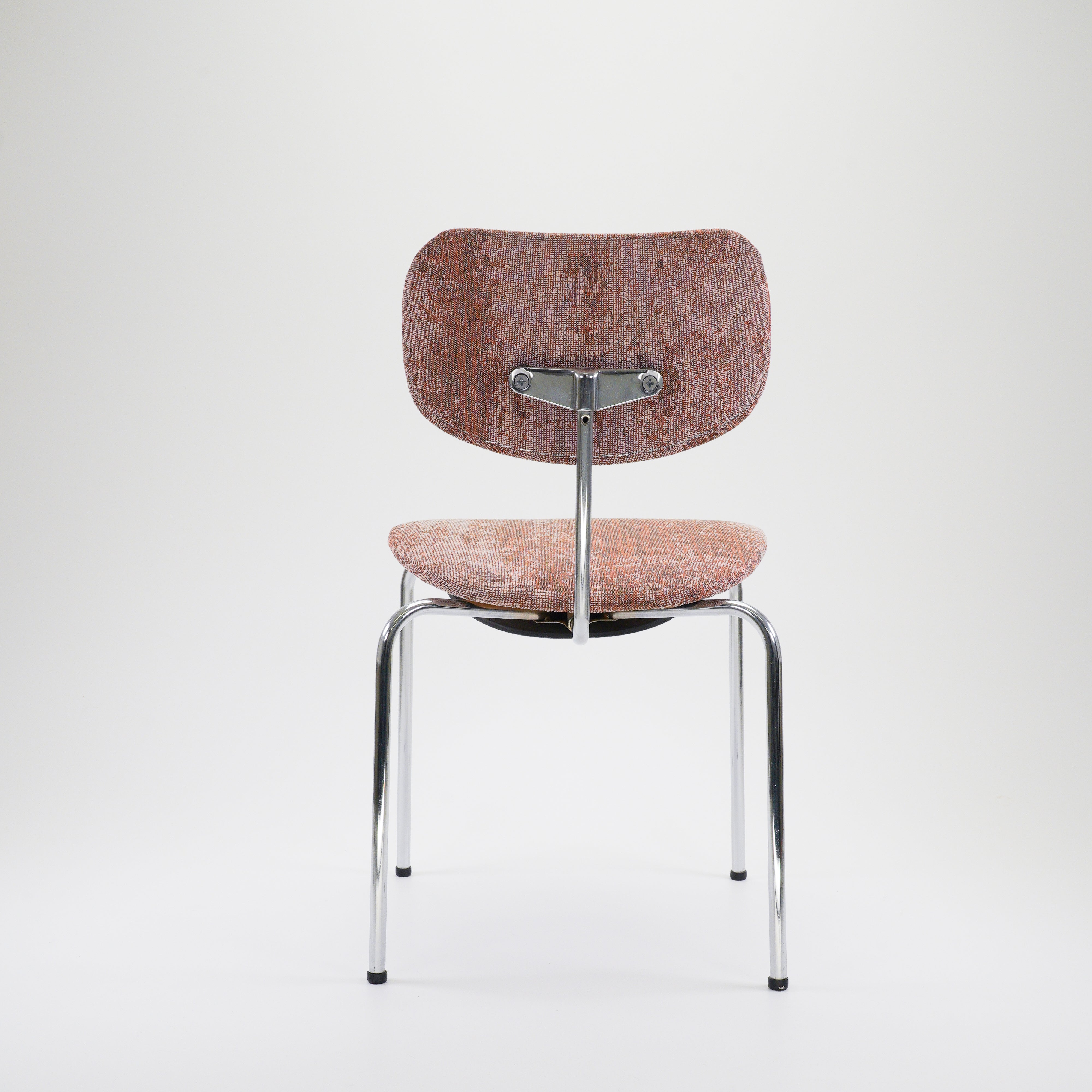 Wilde&Spieth Eiermann SE 68 Stuhl Chrom Kvadrat Stoff Rot