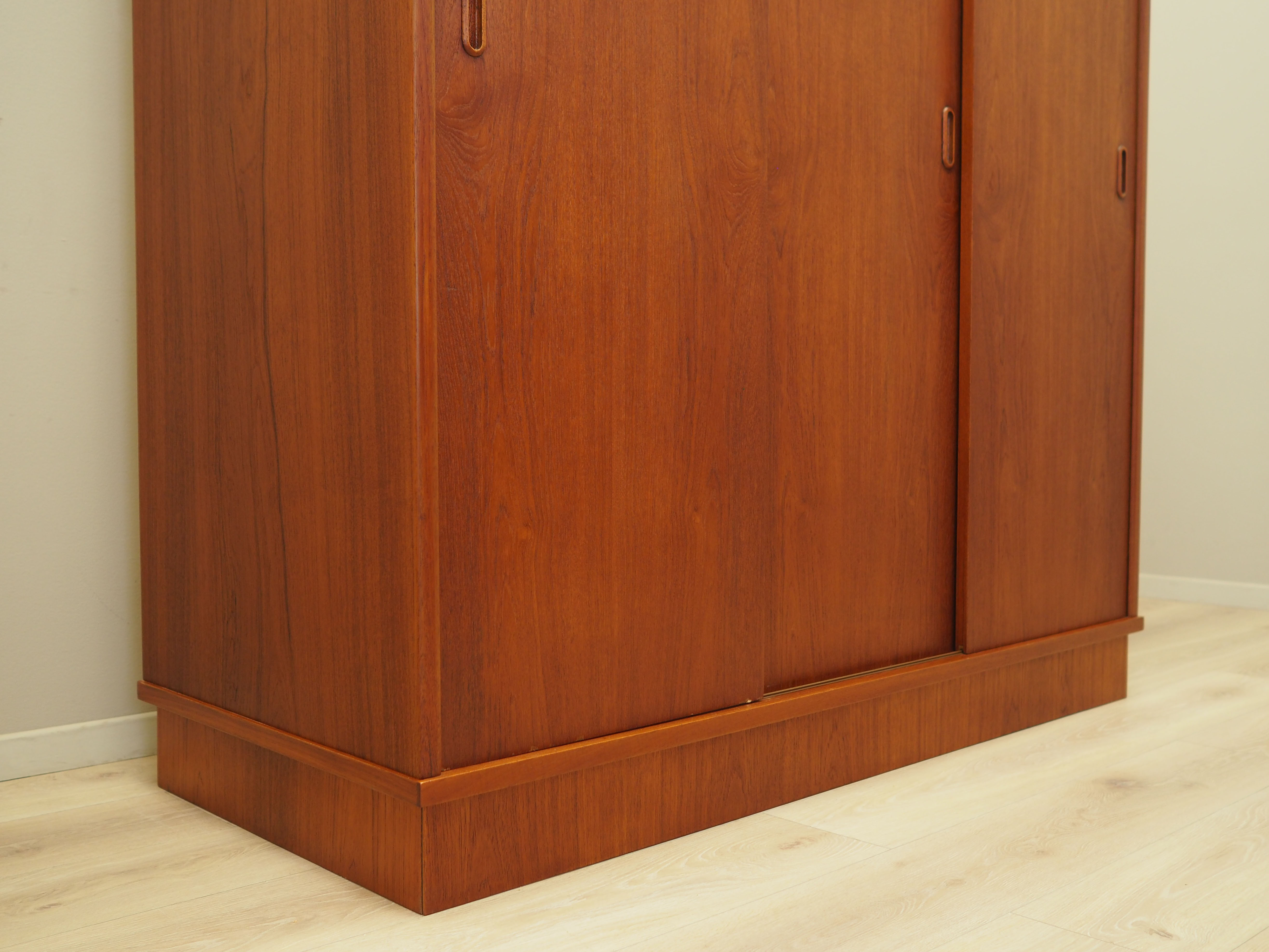 Kleiderschrank Teakholz 1970er Jahre