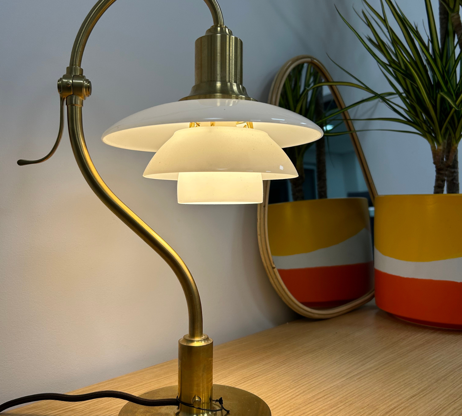 PH 2/2 Luna Tischleuchte Eisen Gold