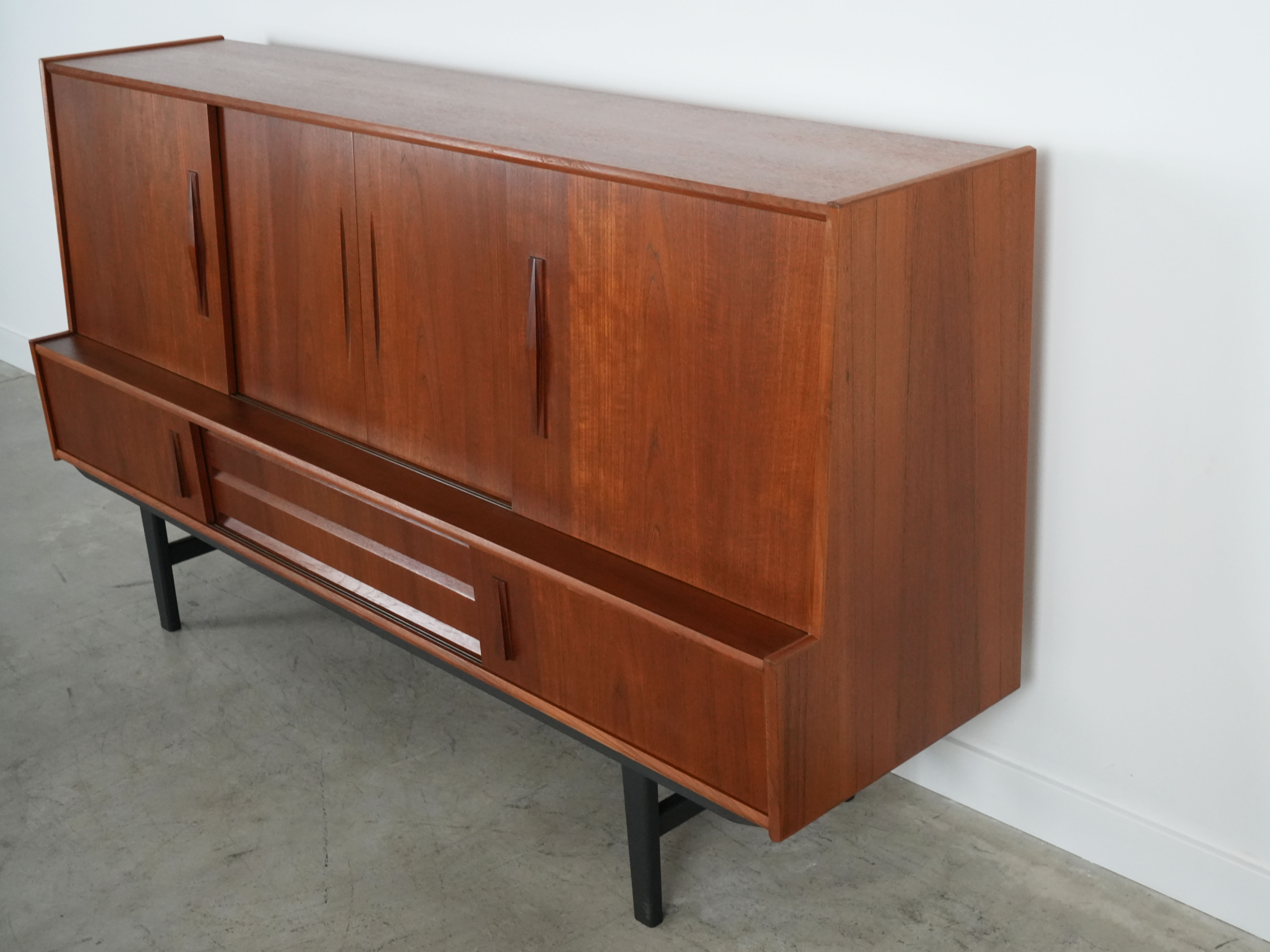 Highboard Teakholz 1970er Jahre