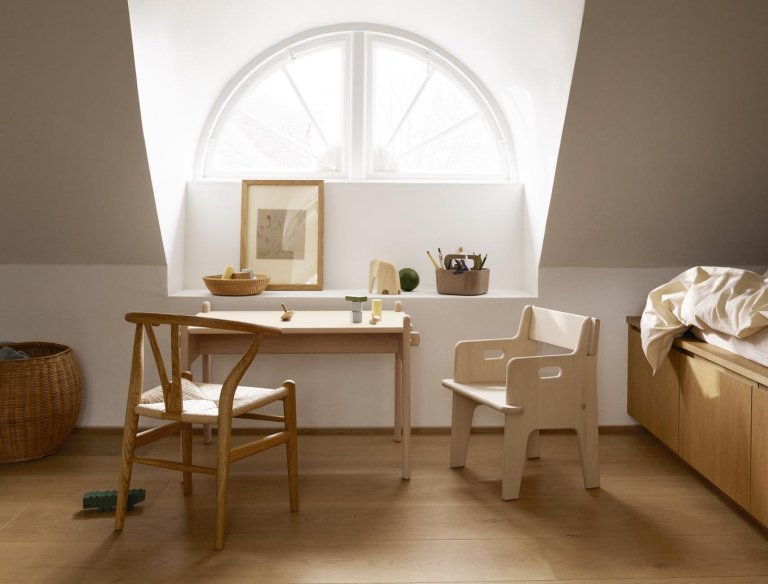 CH24 Kinderstuhl Eischenholz Braun