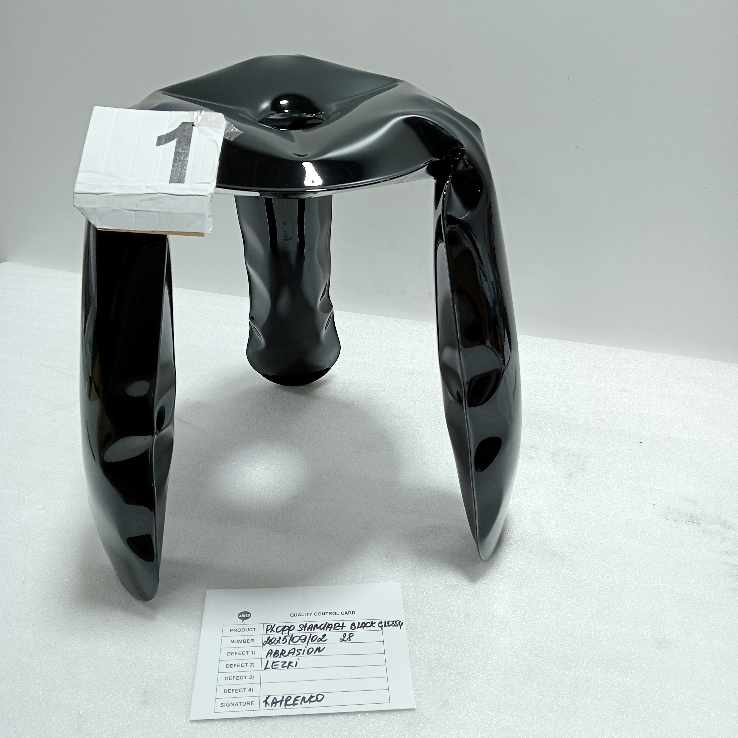 Plopp Standard stool Steel Black Shiny