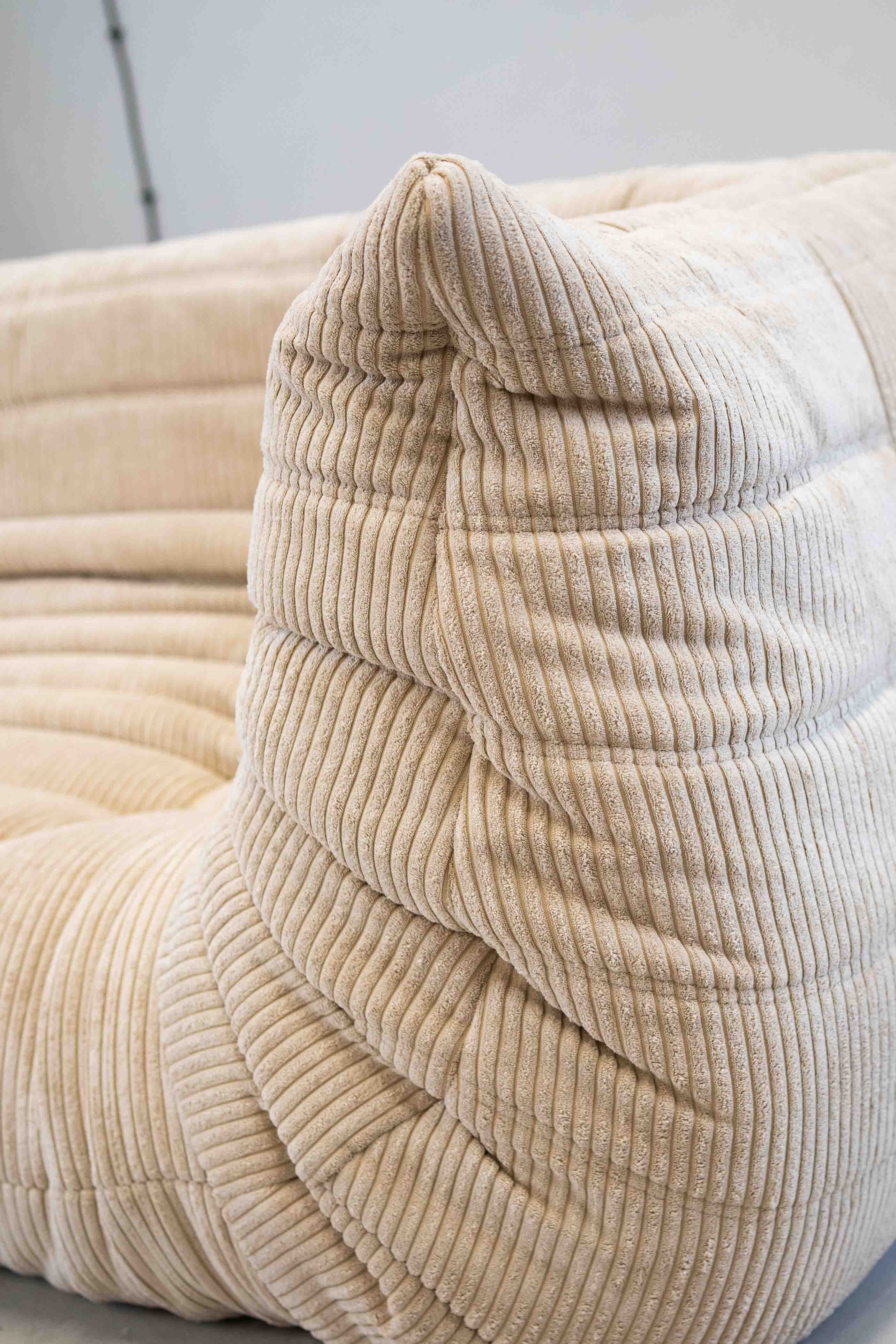 Togo Sofa 2-seater with armrest Cord Beige