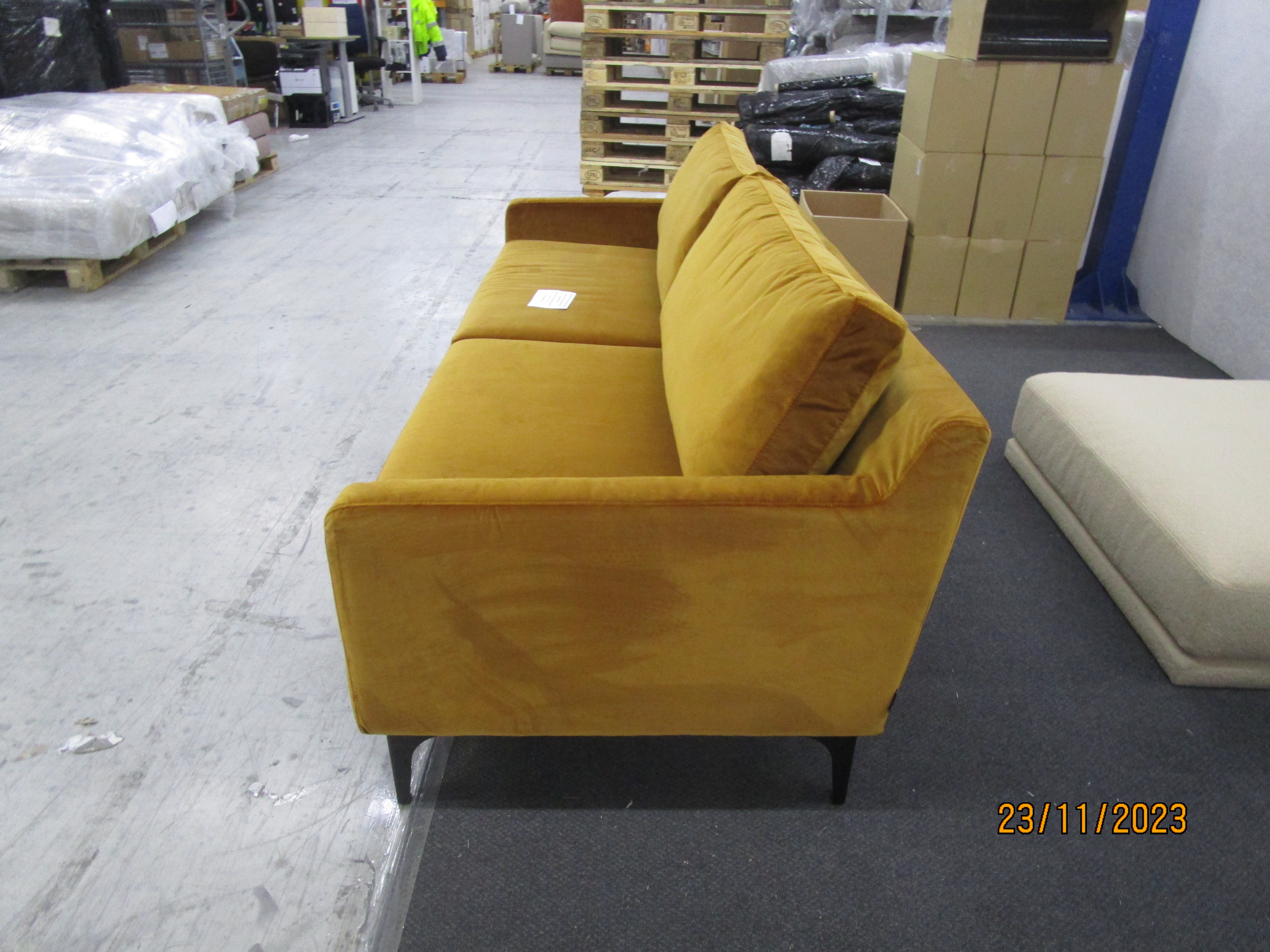 Astha Sofa 3-Sitzer Velour Matt Amber 