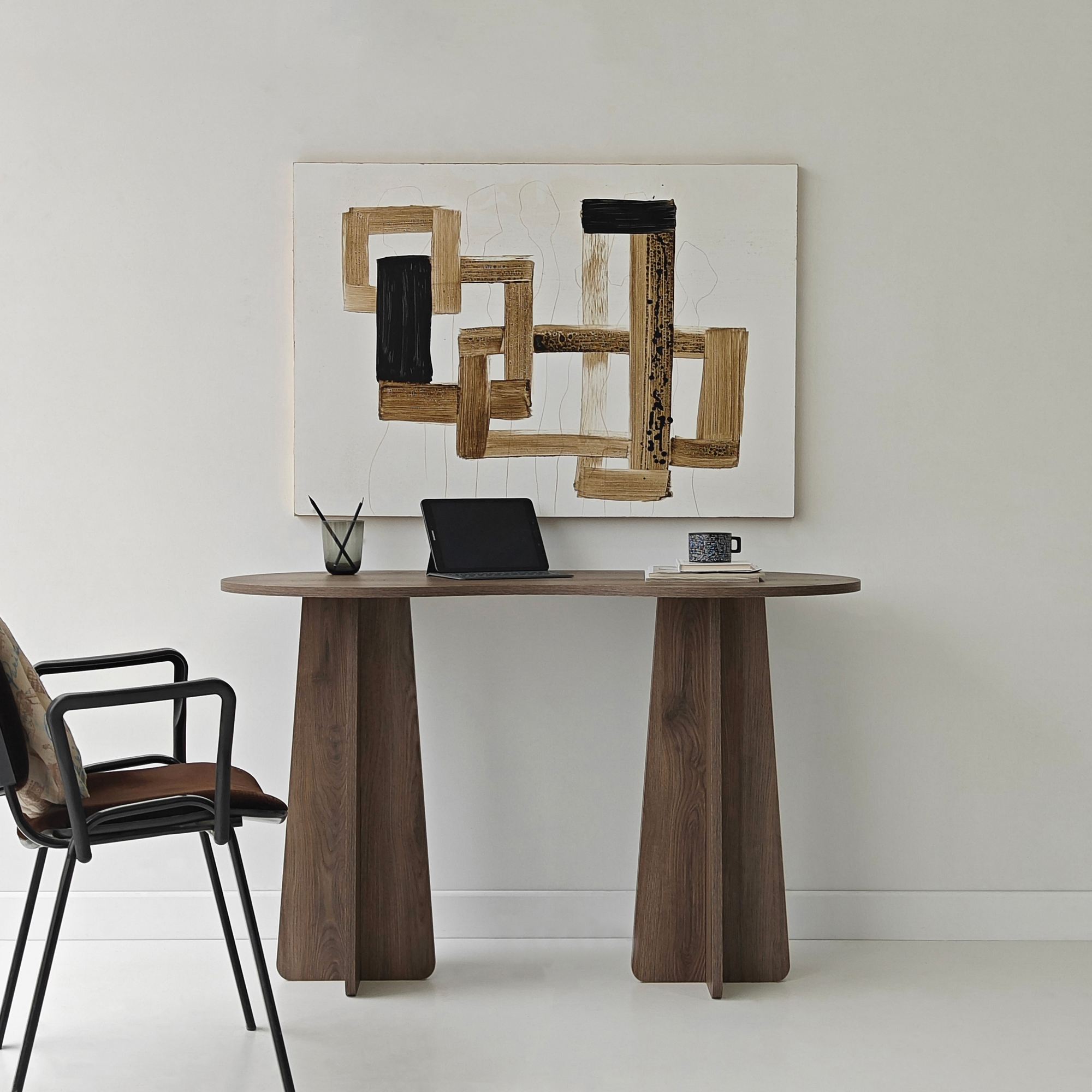 Infini Table Walnut