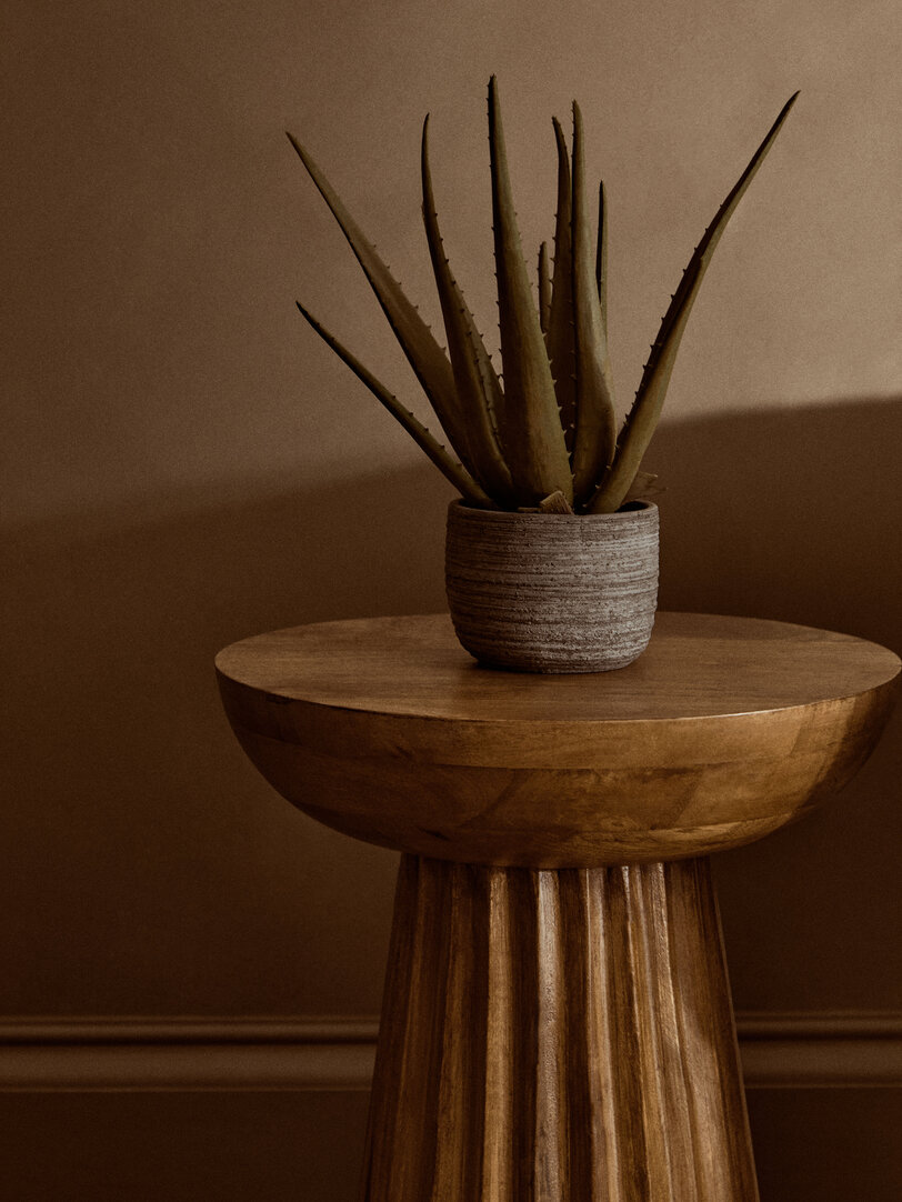 Walsa Natur Mango Holz Geschnitzt Ridge Beistelltisch
