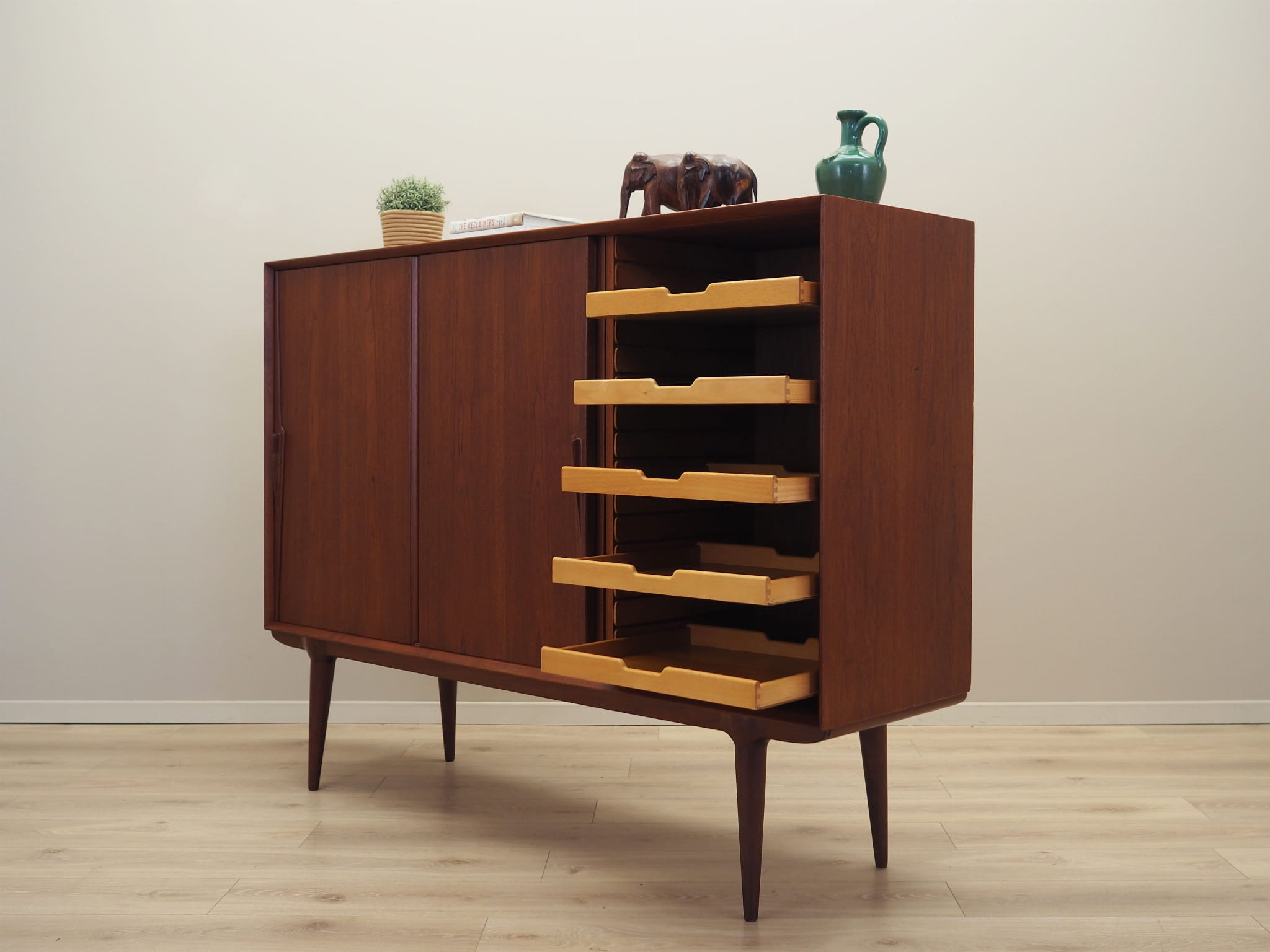 Vintage Highboard Teakholz Braun 1970er Jahre