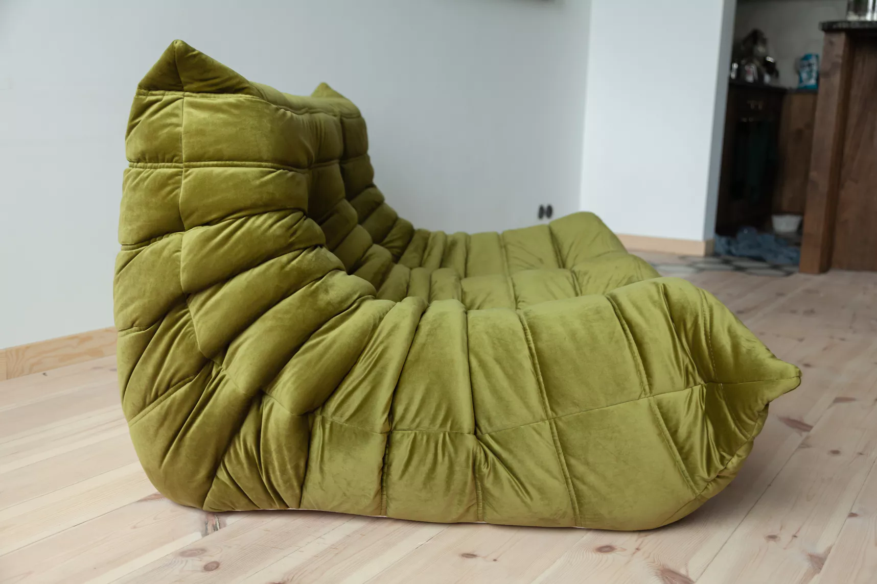 Togo Sofa 2-Sitzer Samt Olivgrün