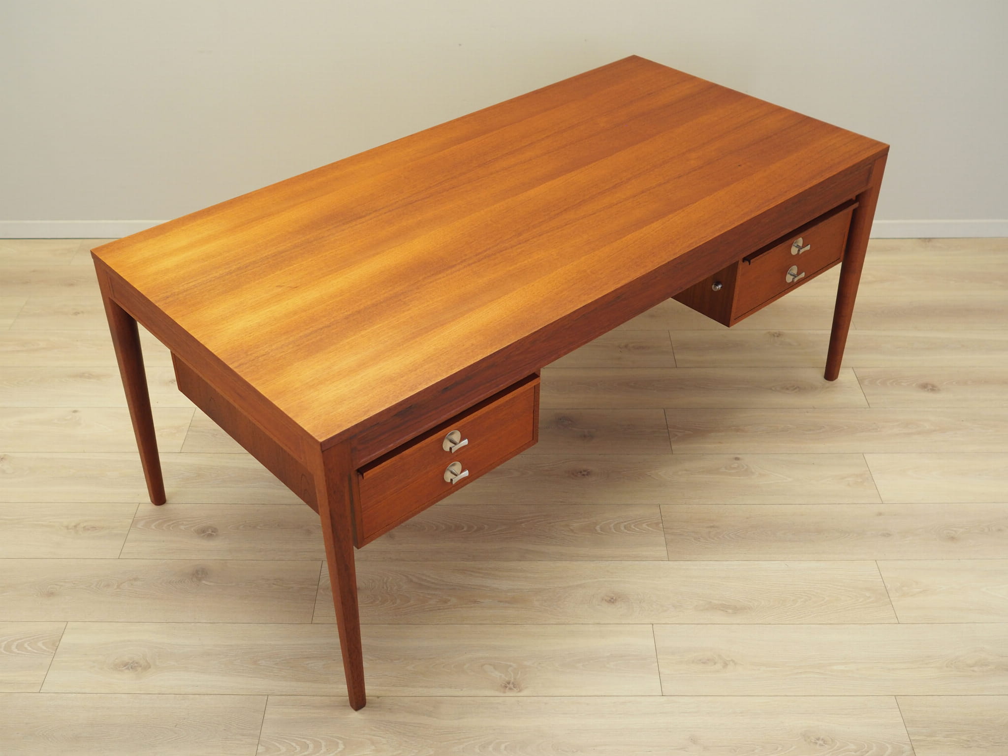 Schreibtisch Teakholz 1970er Jahre