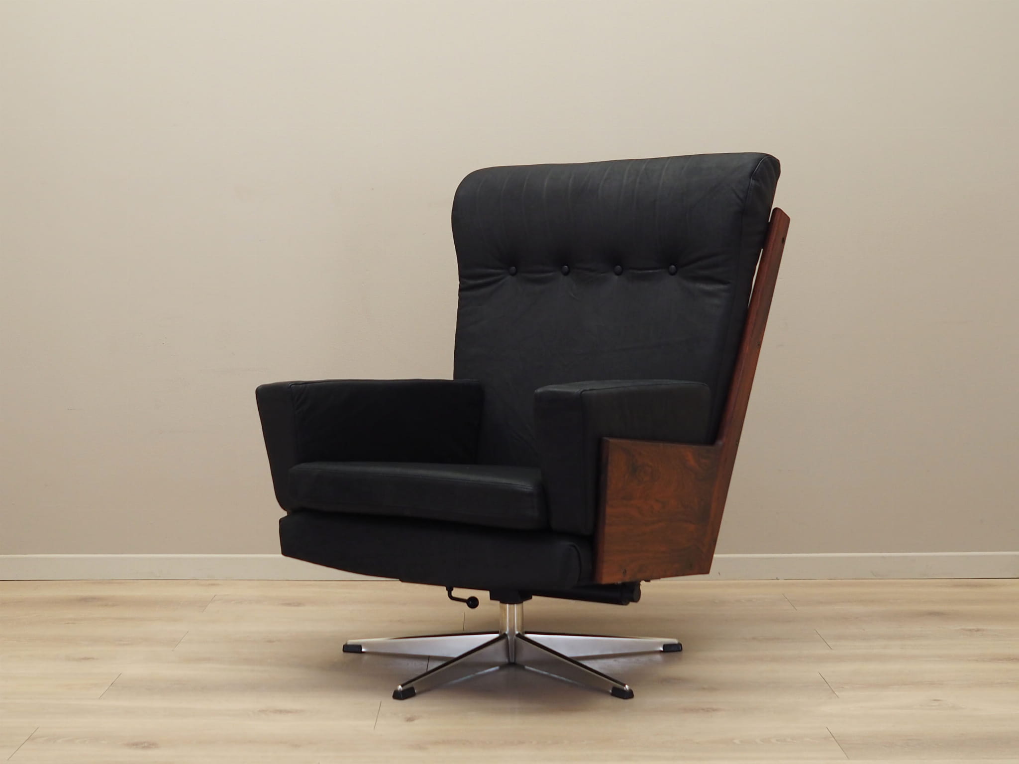 Poltrona da ufficio vintage pelle legno nero anni '70