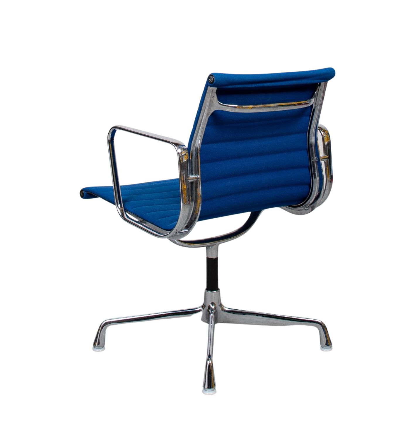 Eames EA 108 Aluminium Chair in Blau