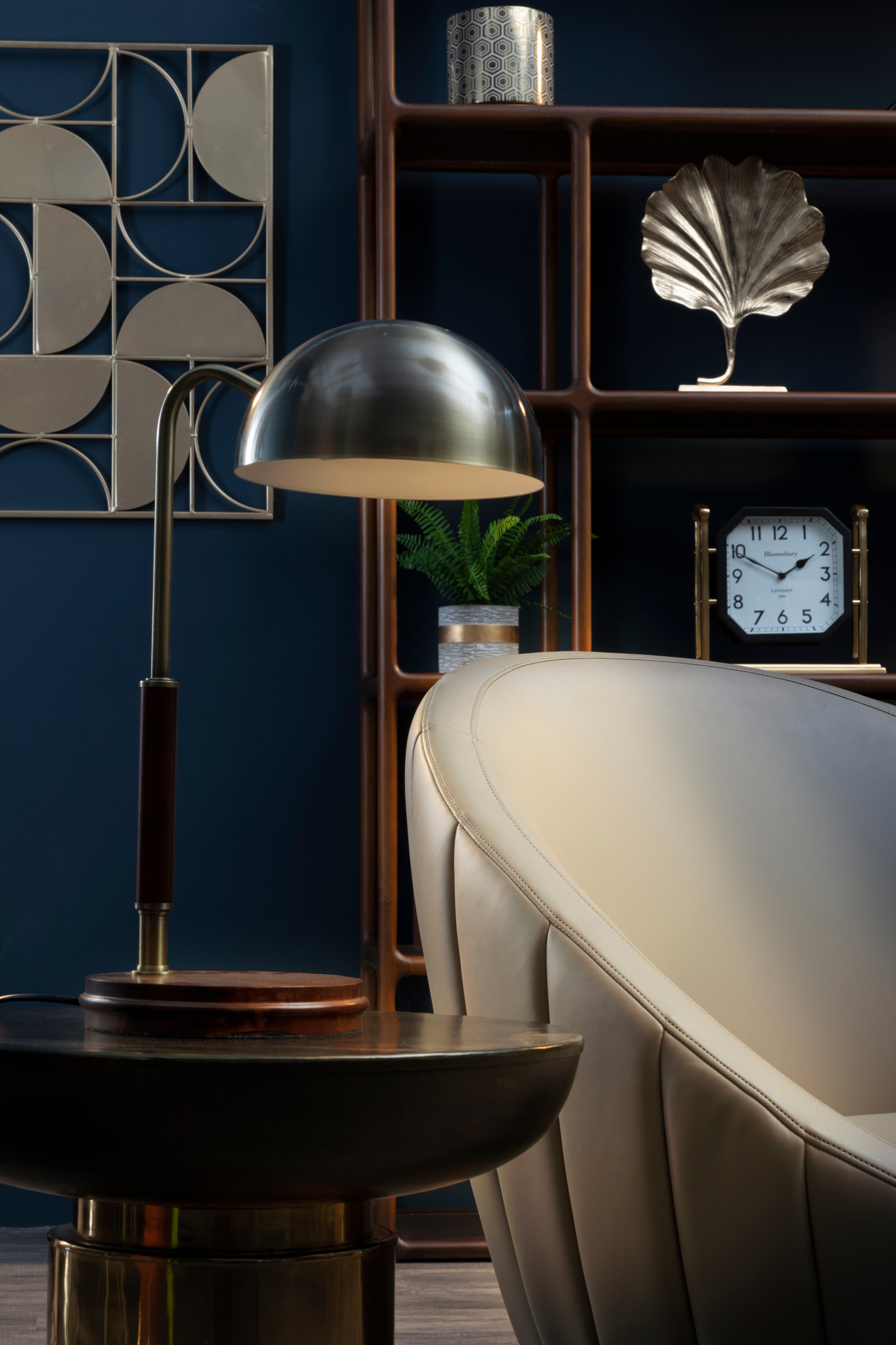 Kensington Townhouse Schwarz-Goldener Beistelltisch
