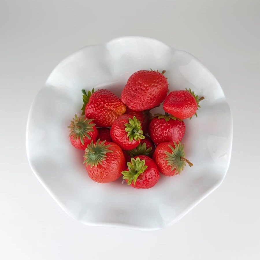 Alzatina vintage con bordo ondulato in vetro opale bianco