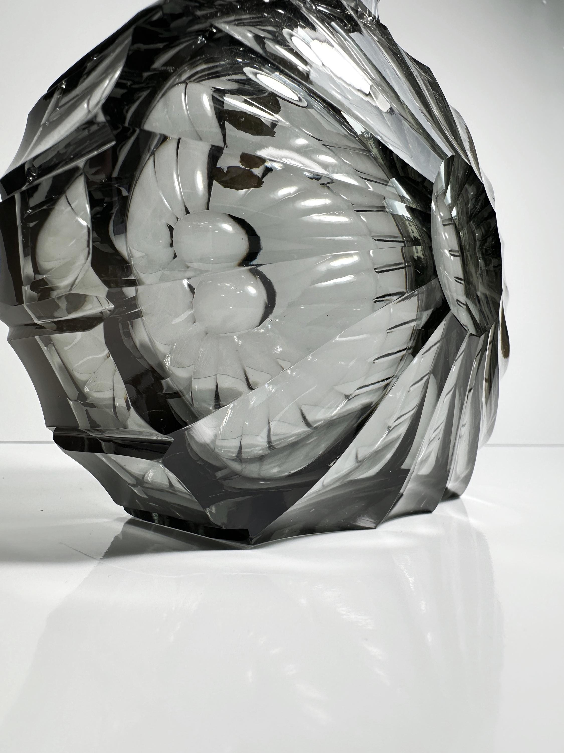 Midcentury Kristall-Dekanter / Karaffe Rauchglas Grau