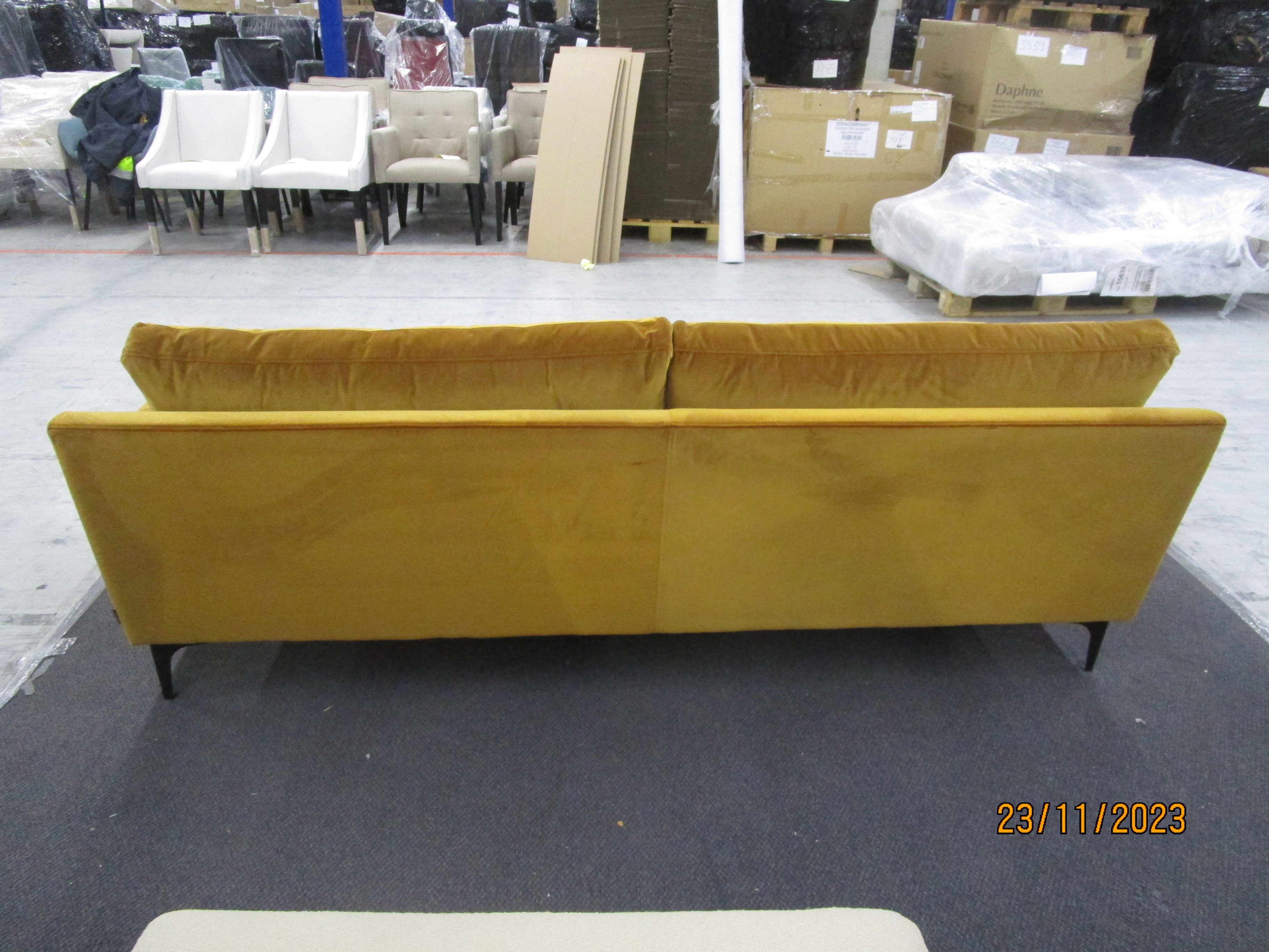 Astha Sofa 3-Sitzer Velour Matt Amber 
