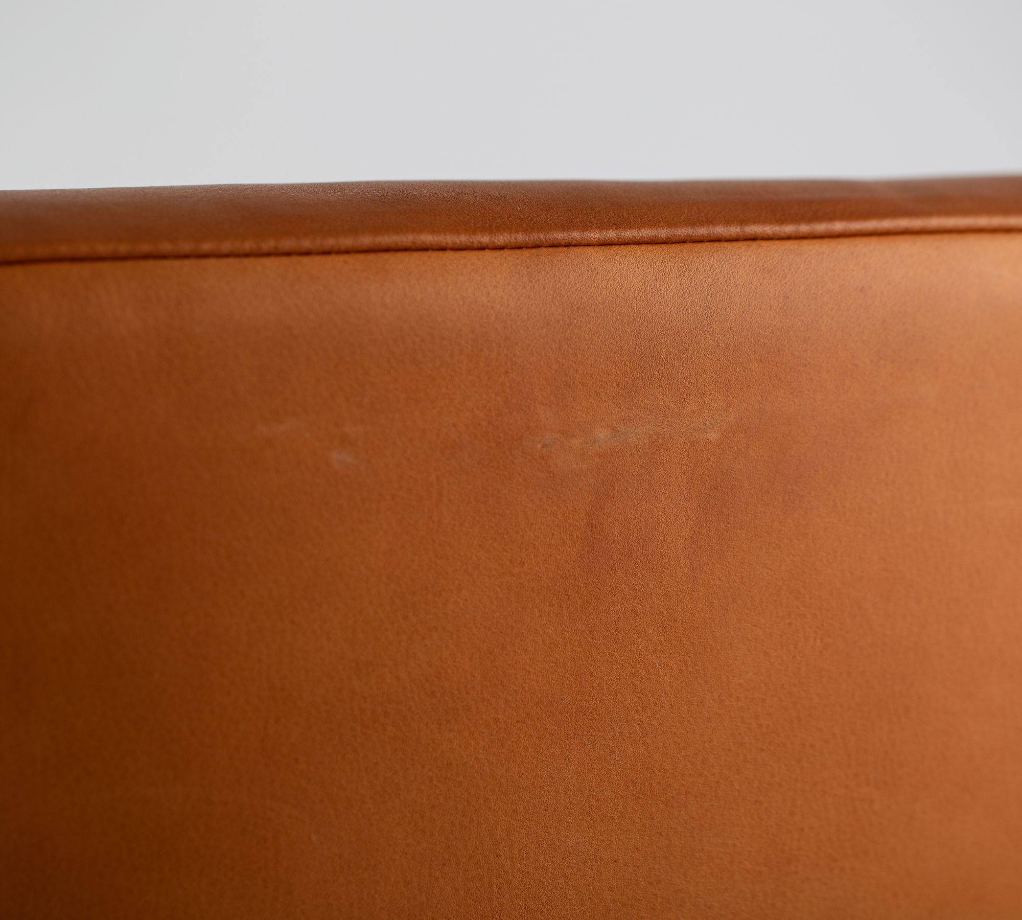 200-125 VAR Stuhl Holz Leder Cognac