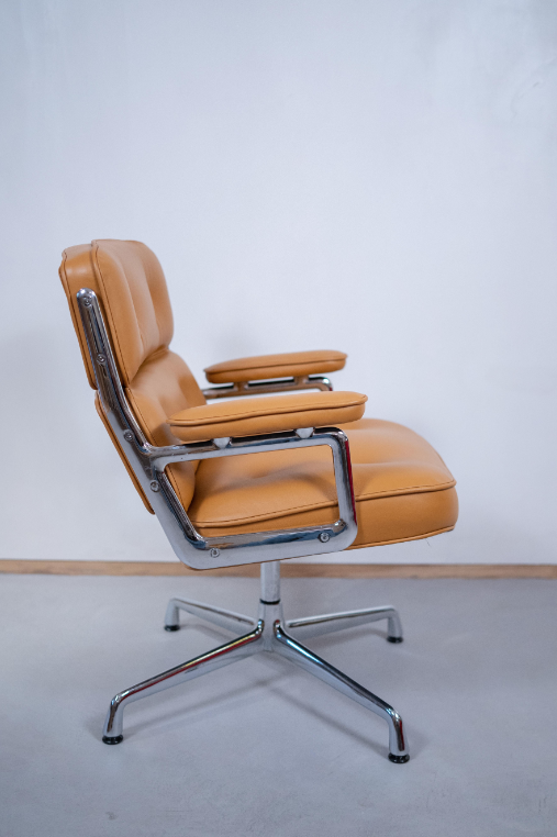 Vintage Eames ES 108 Lobby Stuhl Beige