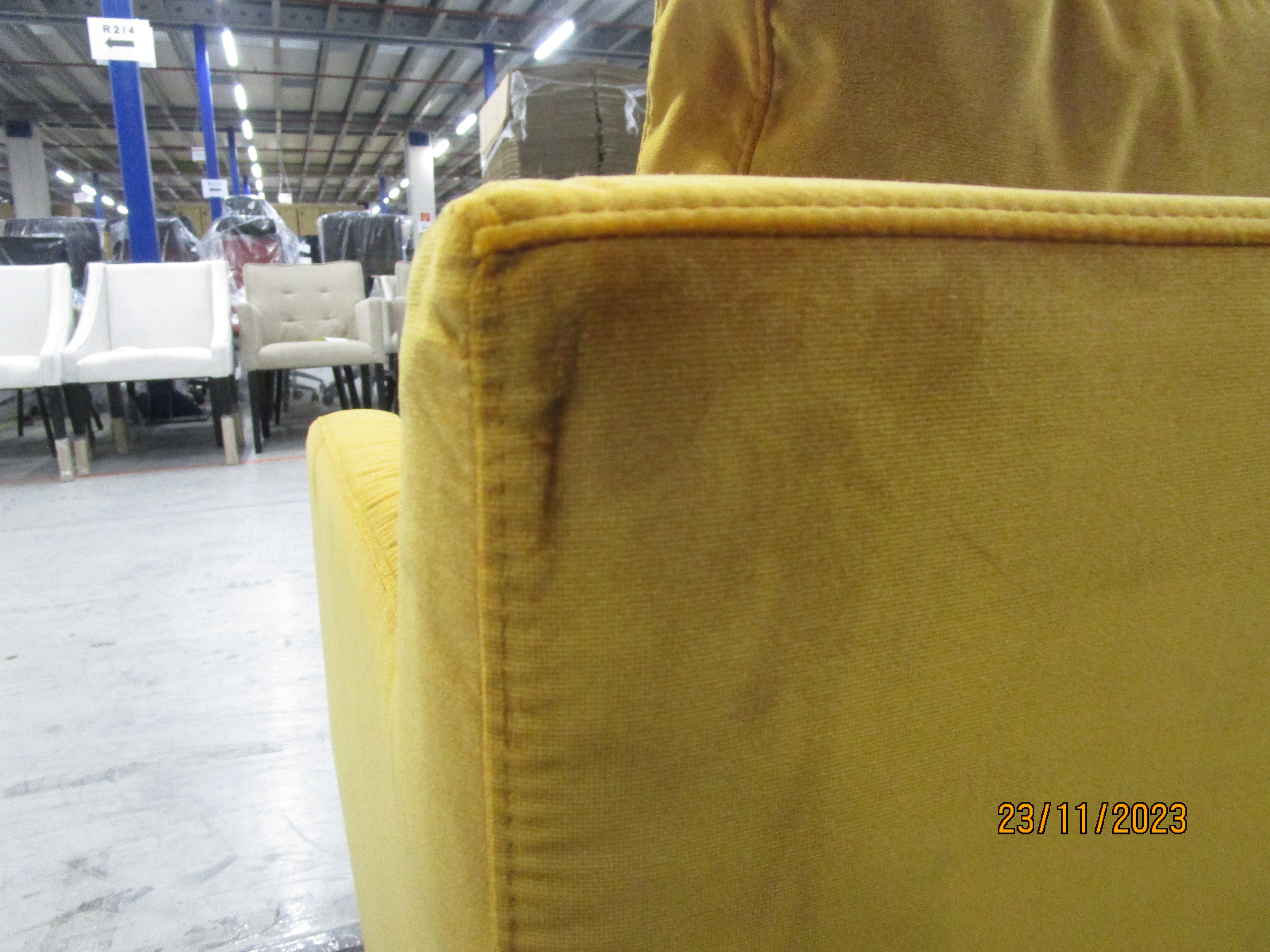 Astha Sofa 3-Sitzer Velour Matt Amber 