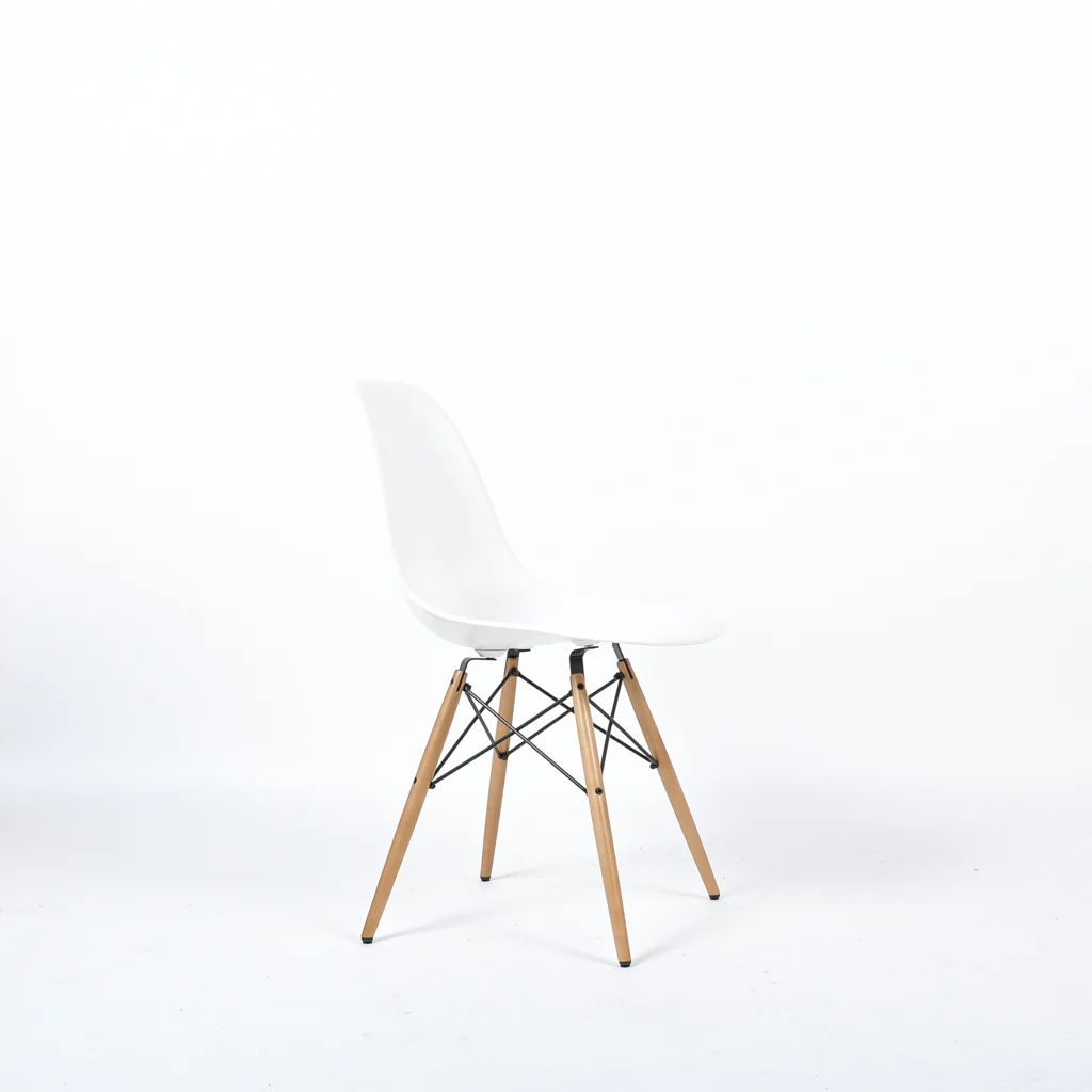 Eames Plastic Side Chair DSW Weiß