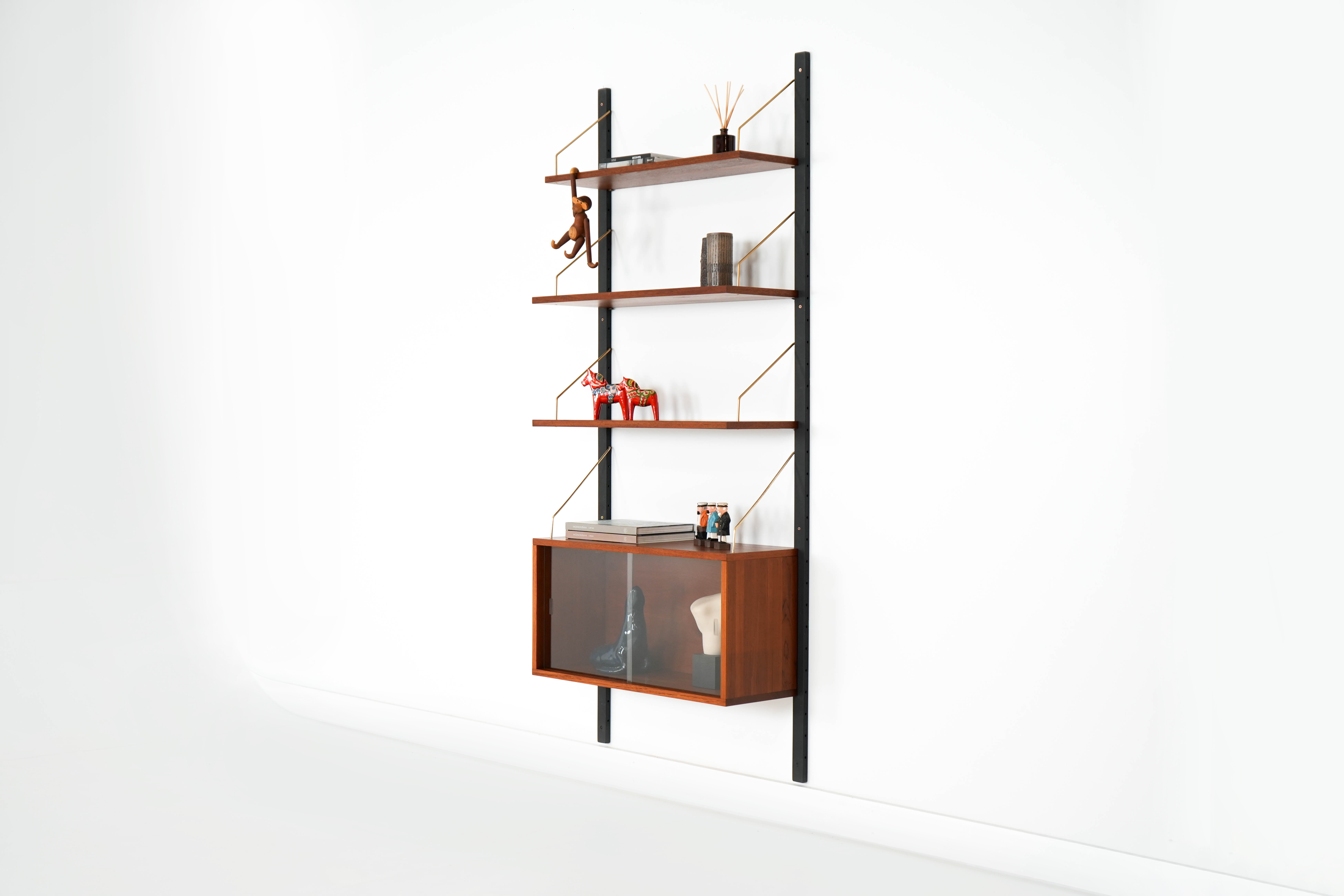 Libreria in teak marrone anni '60