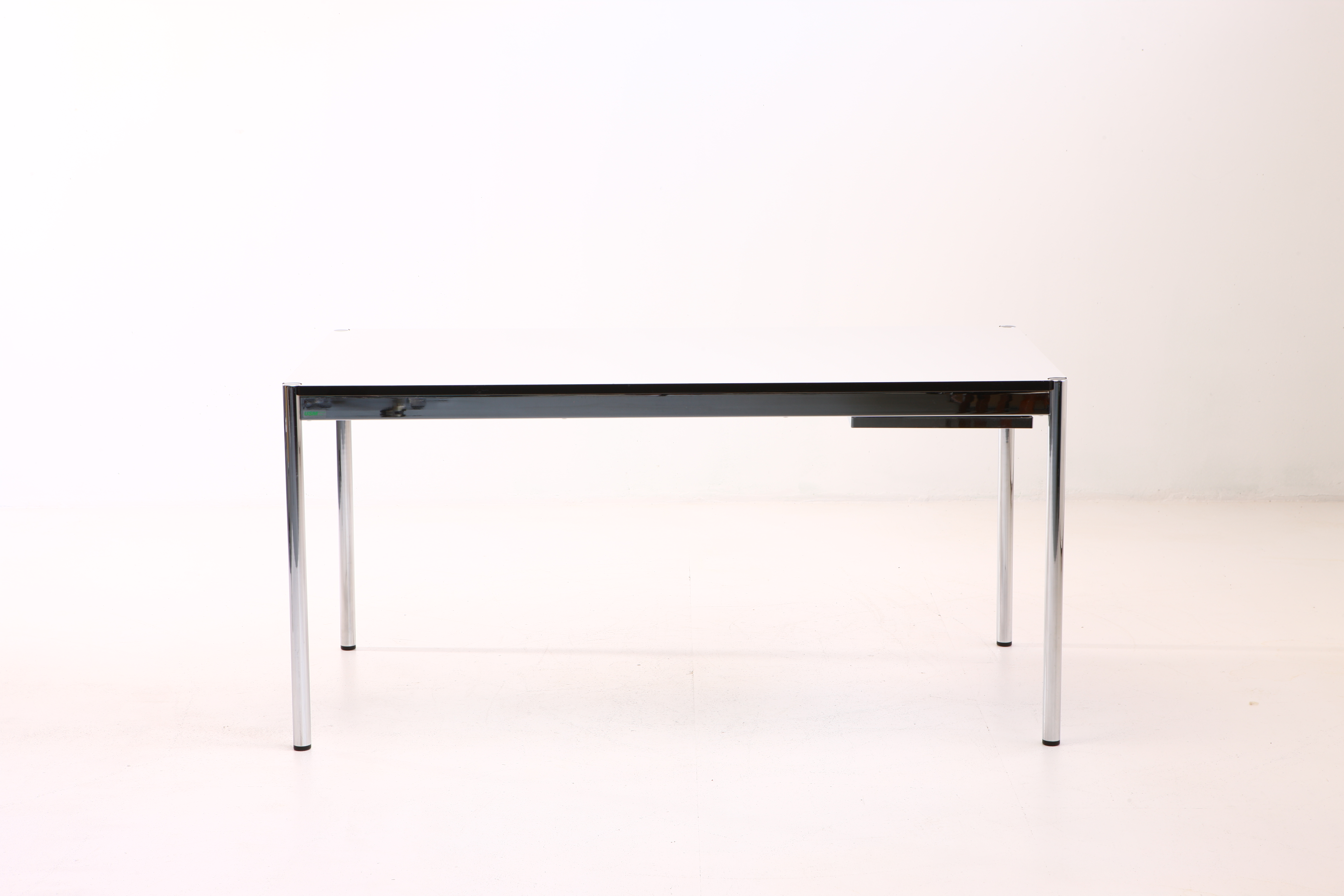 Schreibtisch mit Schiebeschublade Silber