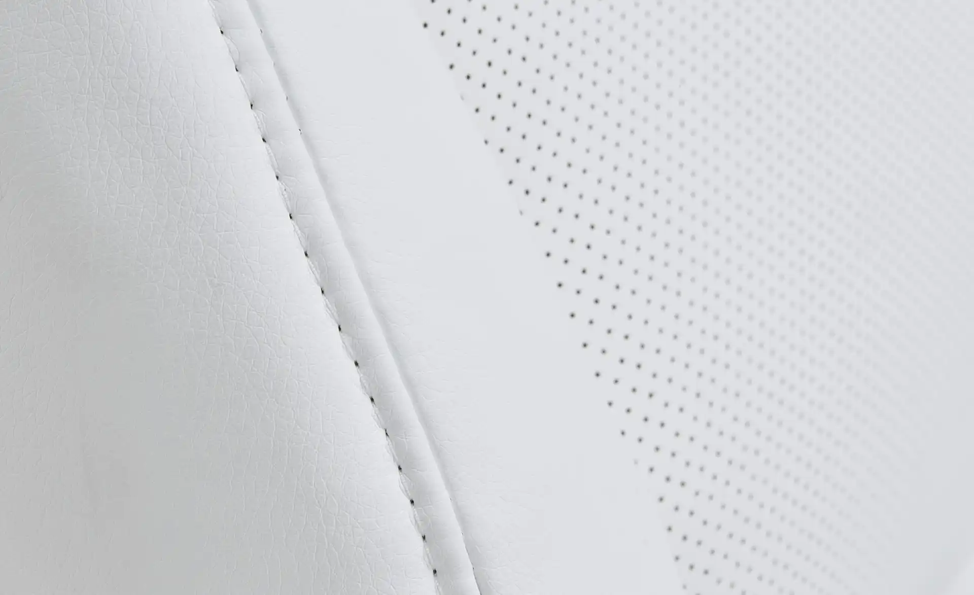 Traun Office chair with swivel function & tilt mechanism White