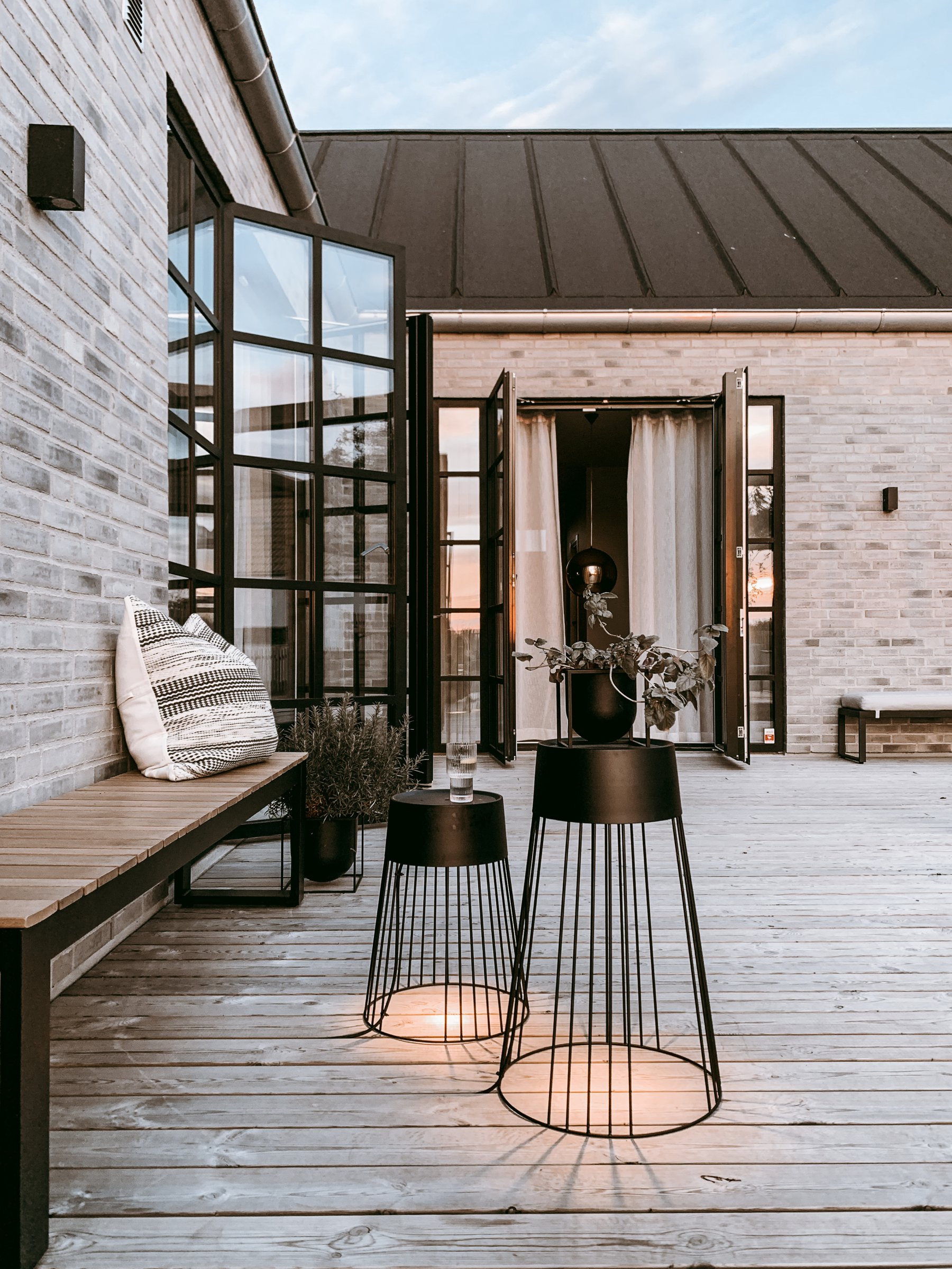 Koster 60 Stehleuchte Metall Schwarz IP44