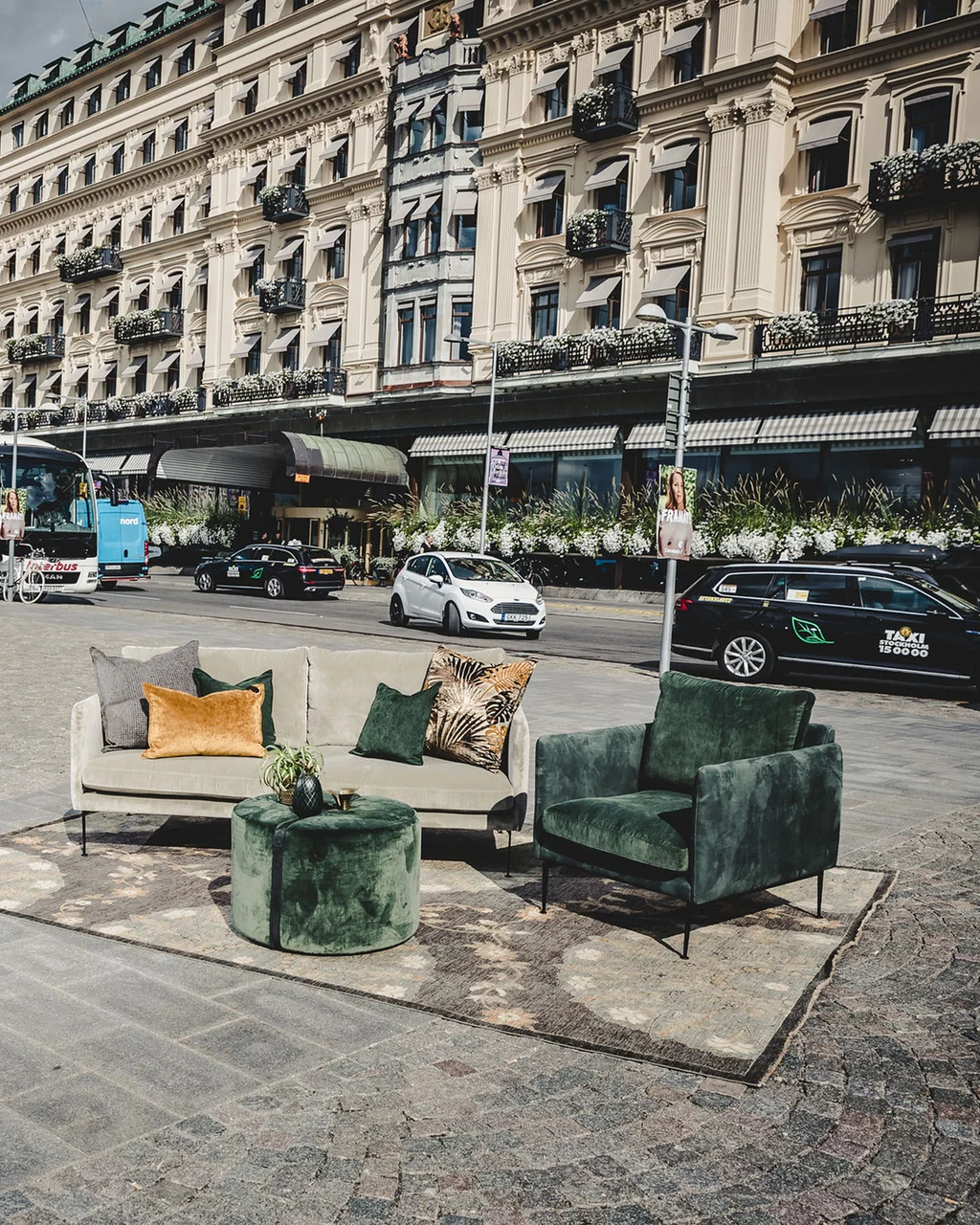 Flamingo armchair velvet Solemio dark green 70