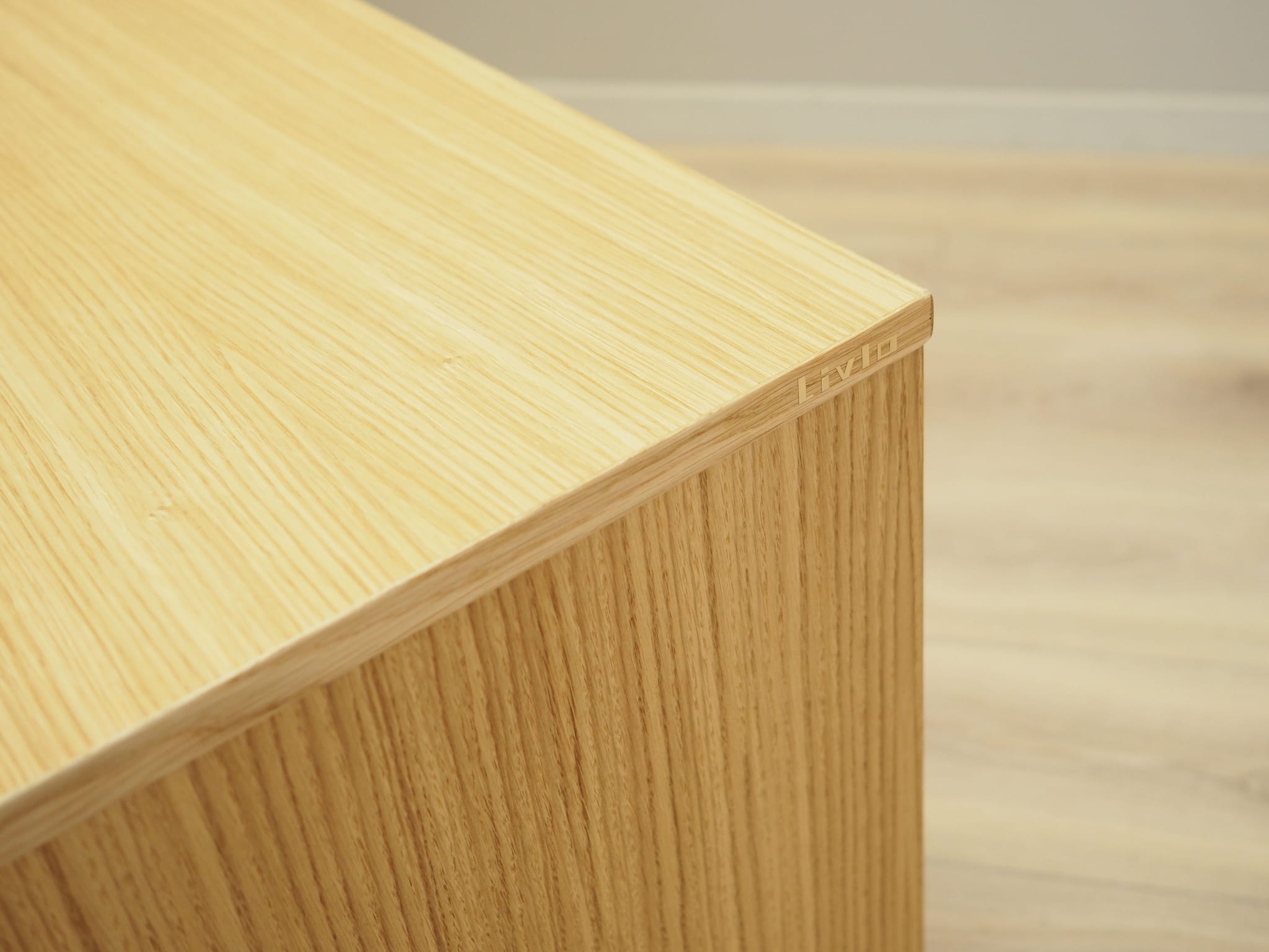 D-S19 Vinyl cabinet Oak veneer