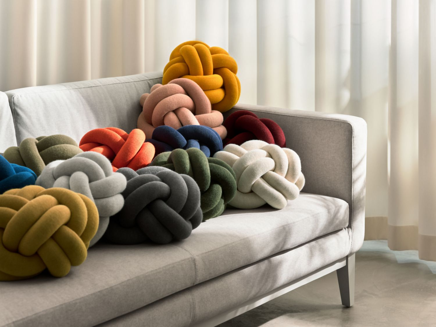 Knot Kissen Rot