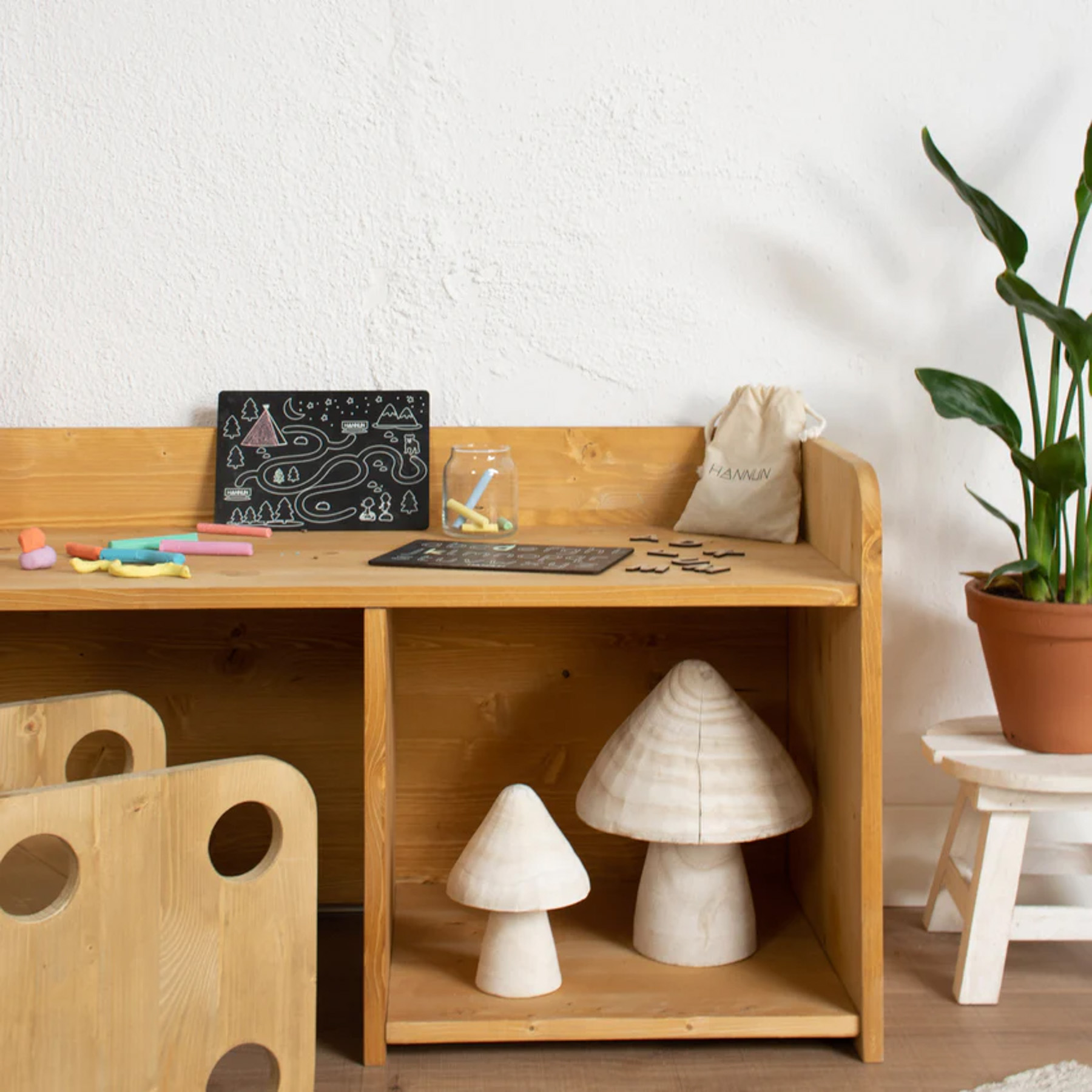 Eloi Wald Kindertafel Holz Schwarz Gemustert