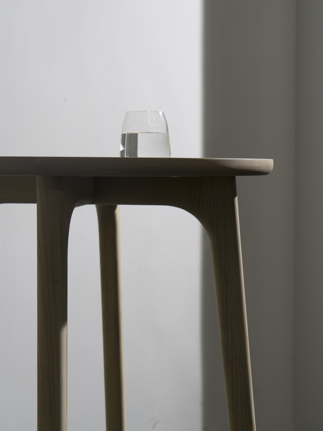 UTILITY Bistrotisch Holz Braun Ø63cm