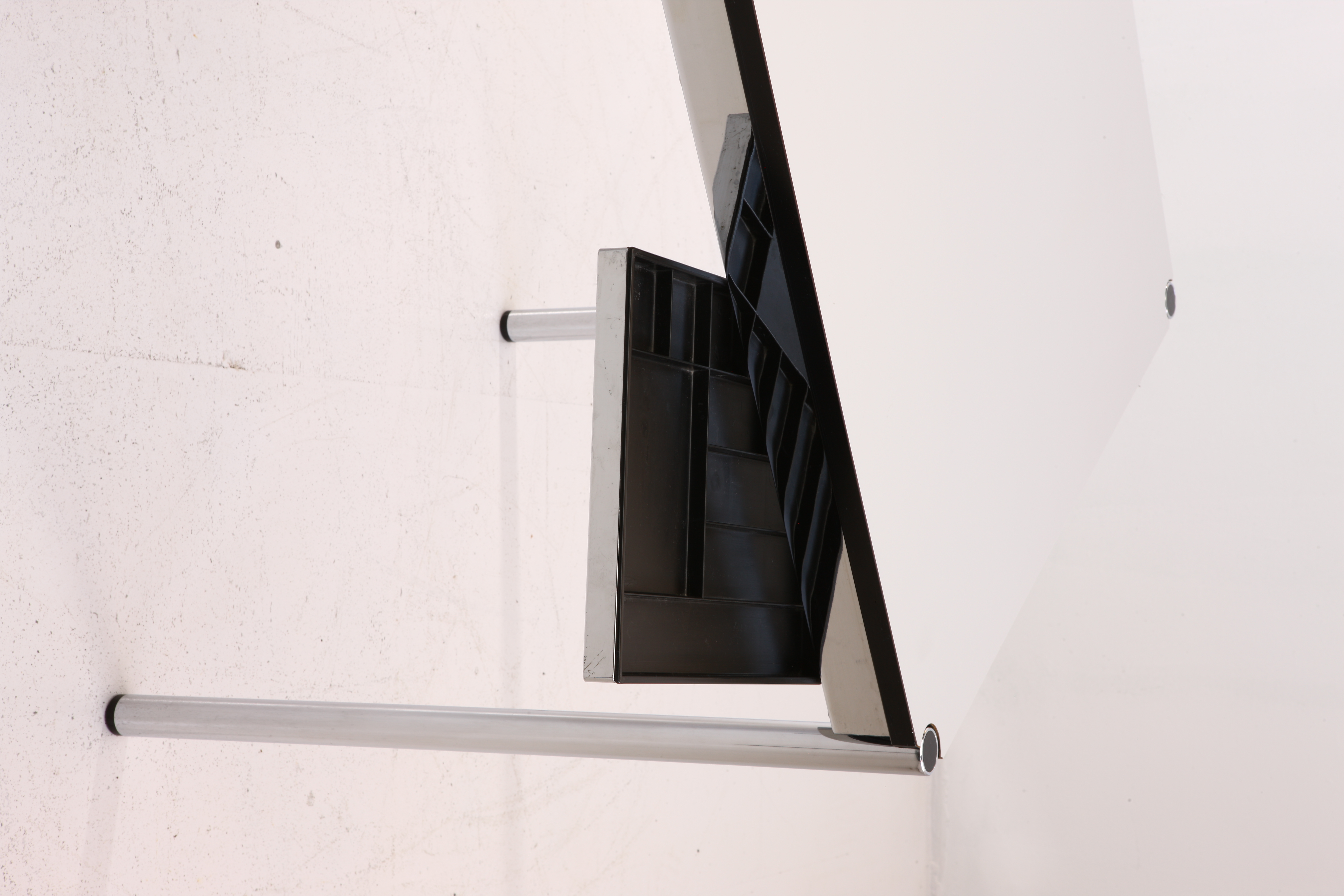 Schreibtisch mit Schiebeschublade Silber