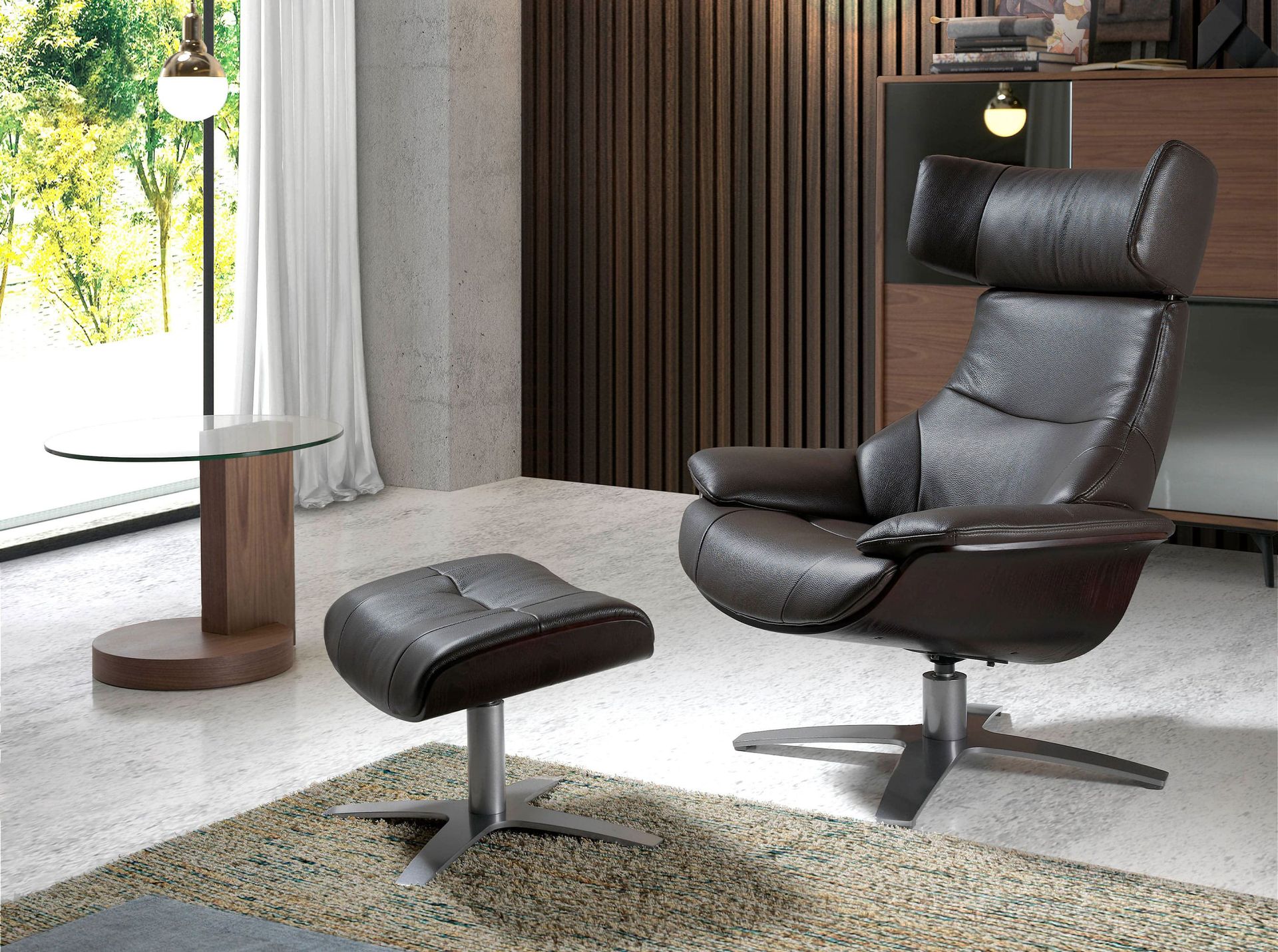 5022 Swivel chair with armrests leather brown