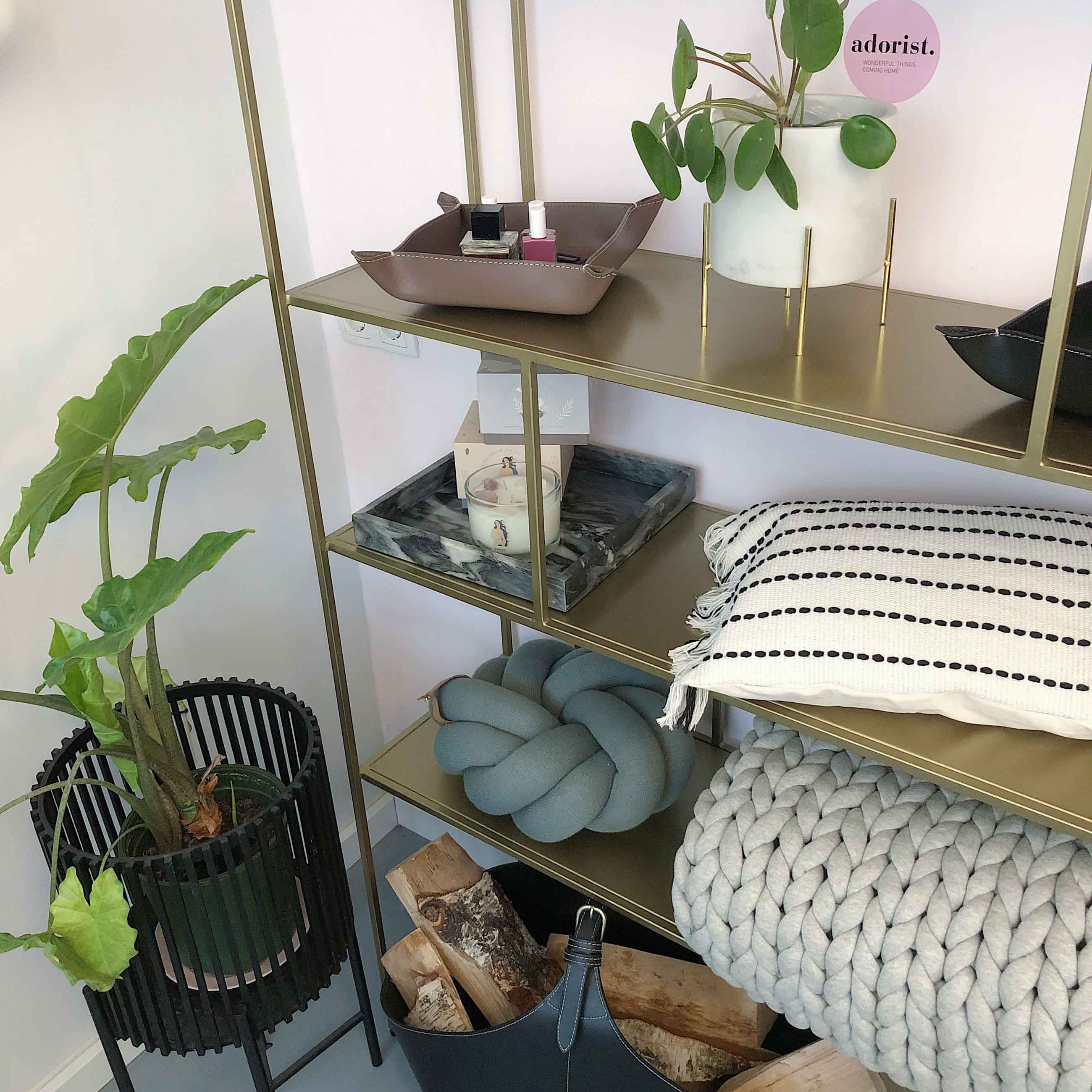 Knoten
Kissen
Textil
Grau