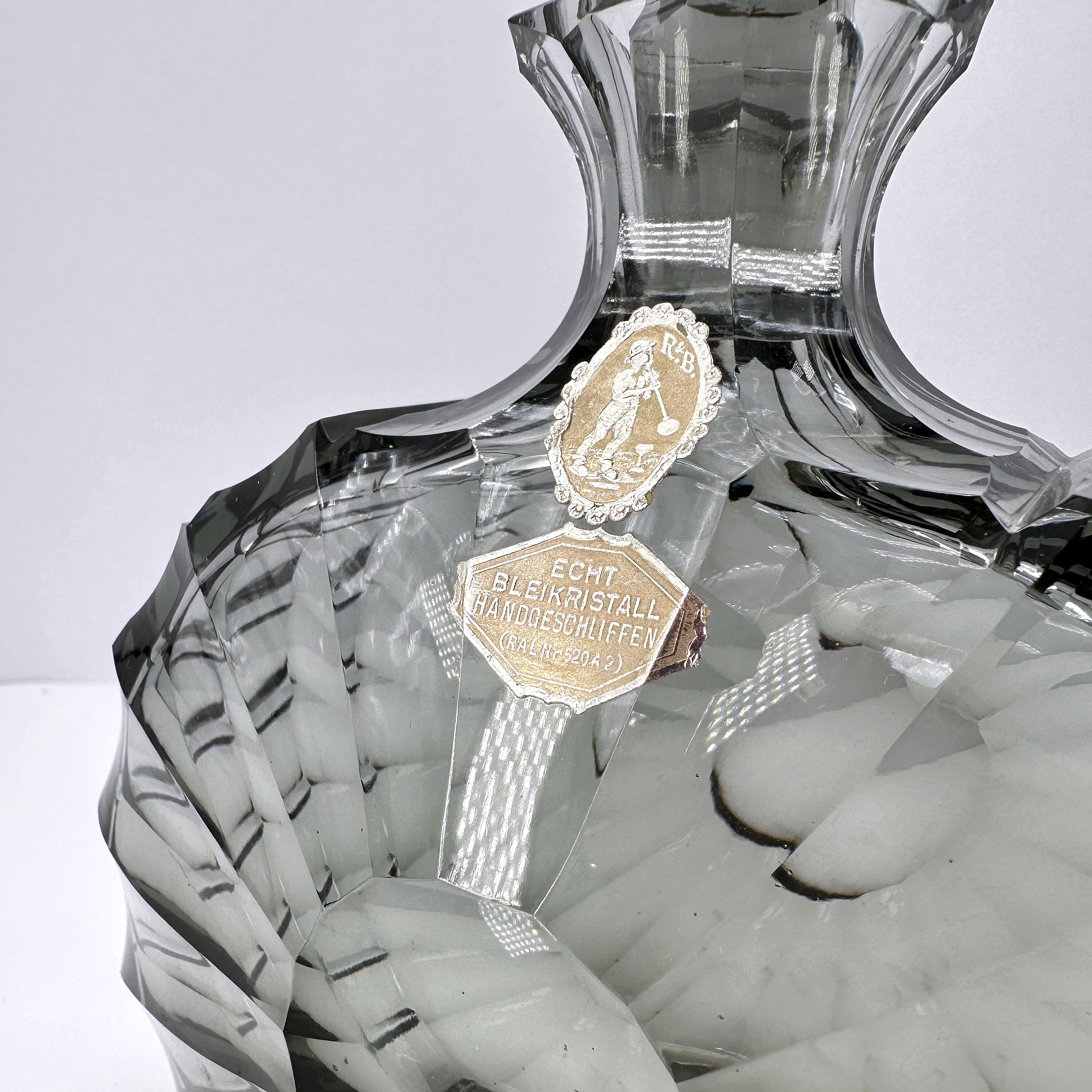 Decanter in cristallo Mid-century / Caraffa in vetro fumé grigio