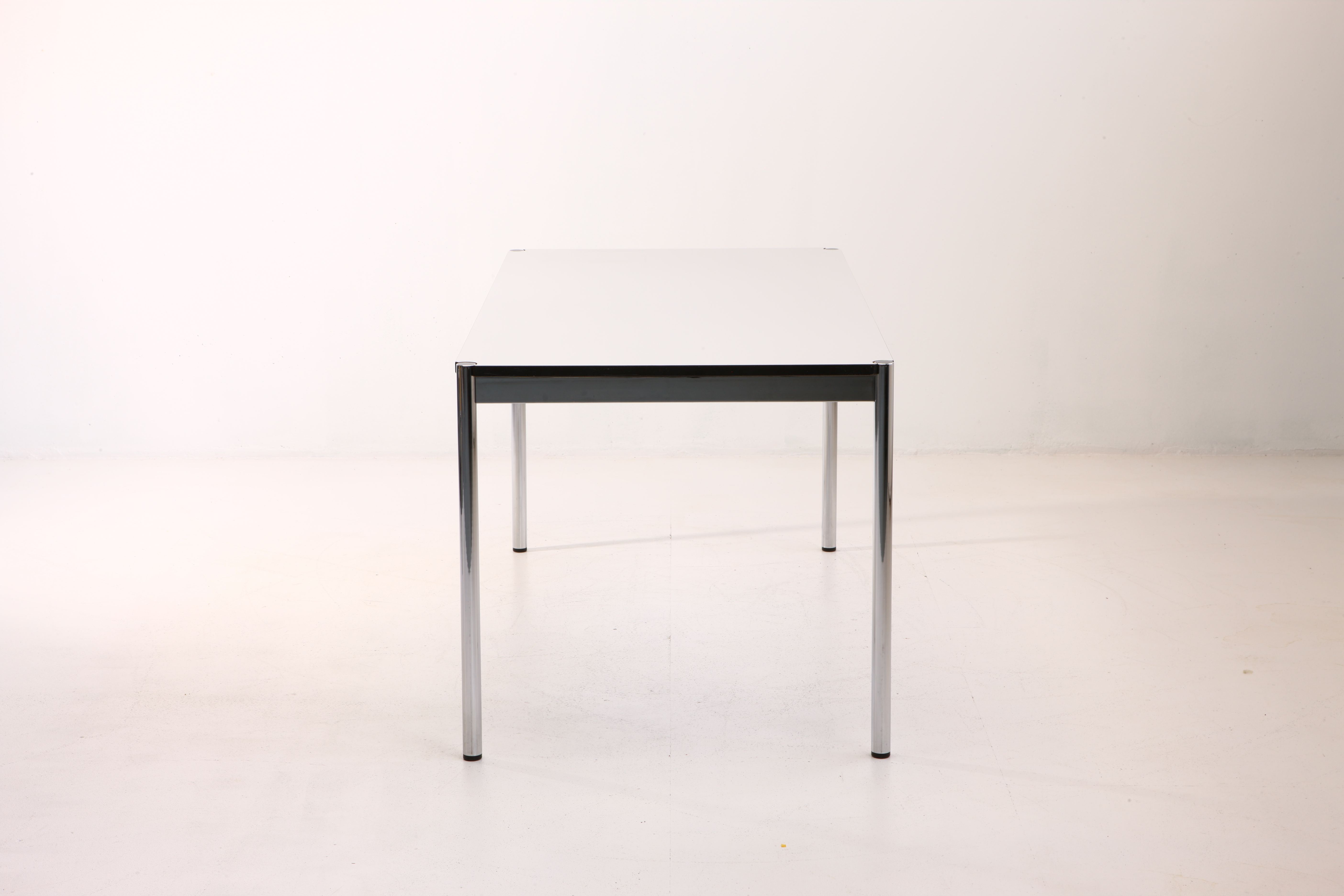 Schreibtisch mit Schiebeschublade Silber